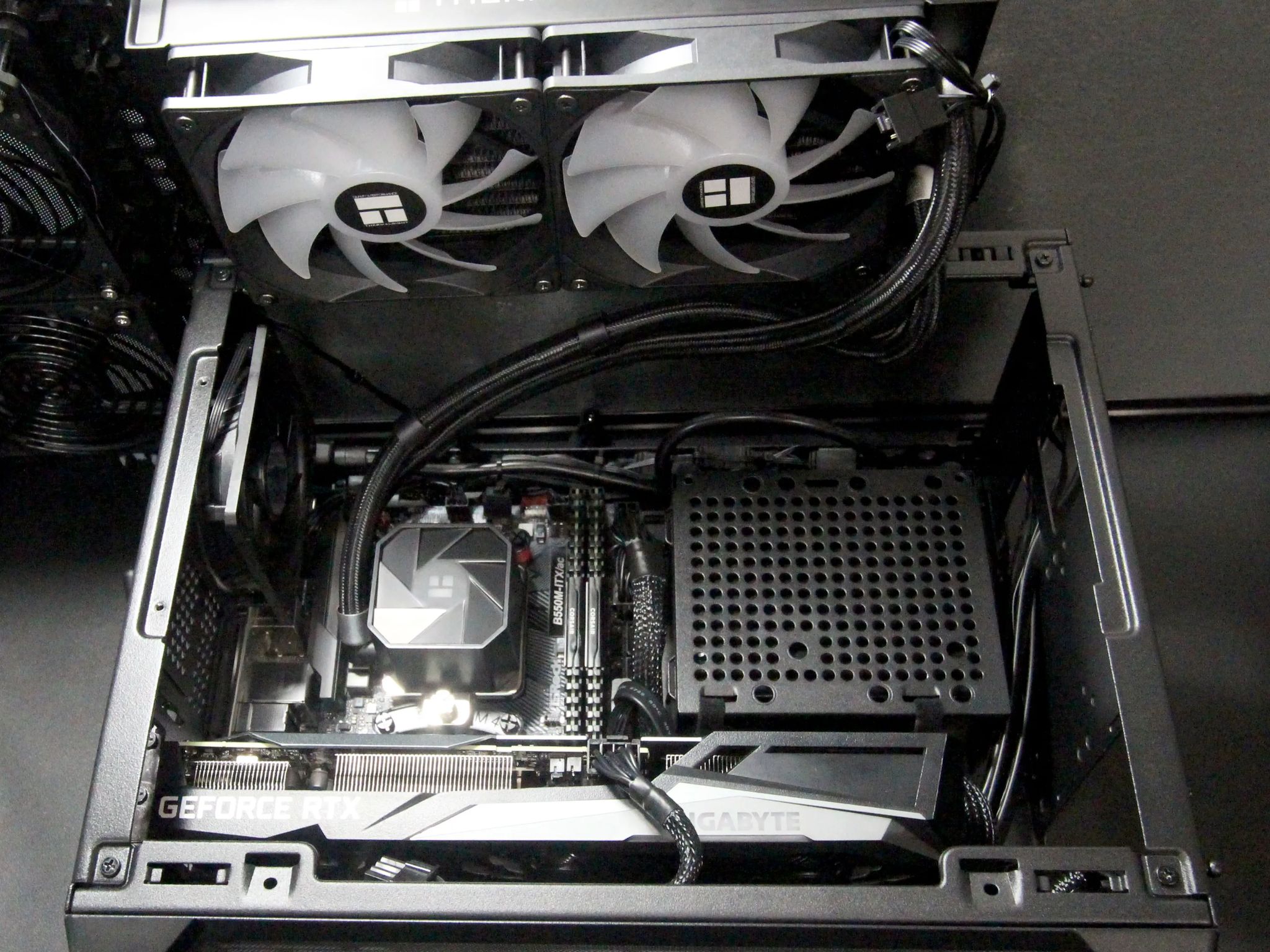 Mini-ITX Water Cooled Gaming PC / AMD Ryzen 7 5800X / RTX 3060ti / 32GB DDR4 / 1TB / Windows 11 Pro