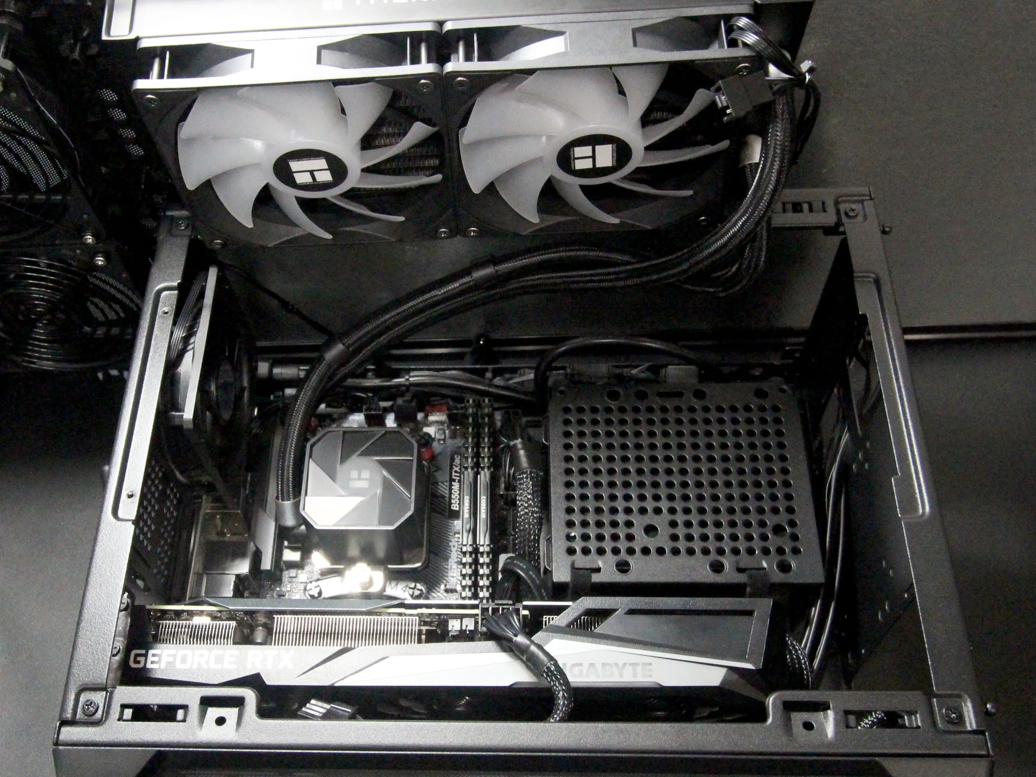 Mini-ITX Water Cooled Gaming PC / AMD Ryzen 7 5800X / RTX 3060ti / 32GB DDR4 / 1TB / Windows 11 Pro