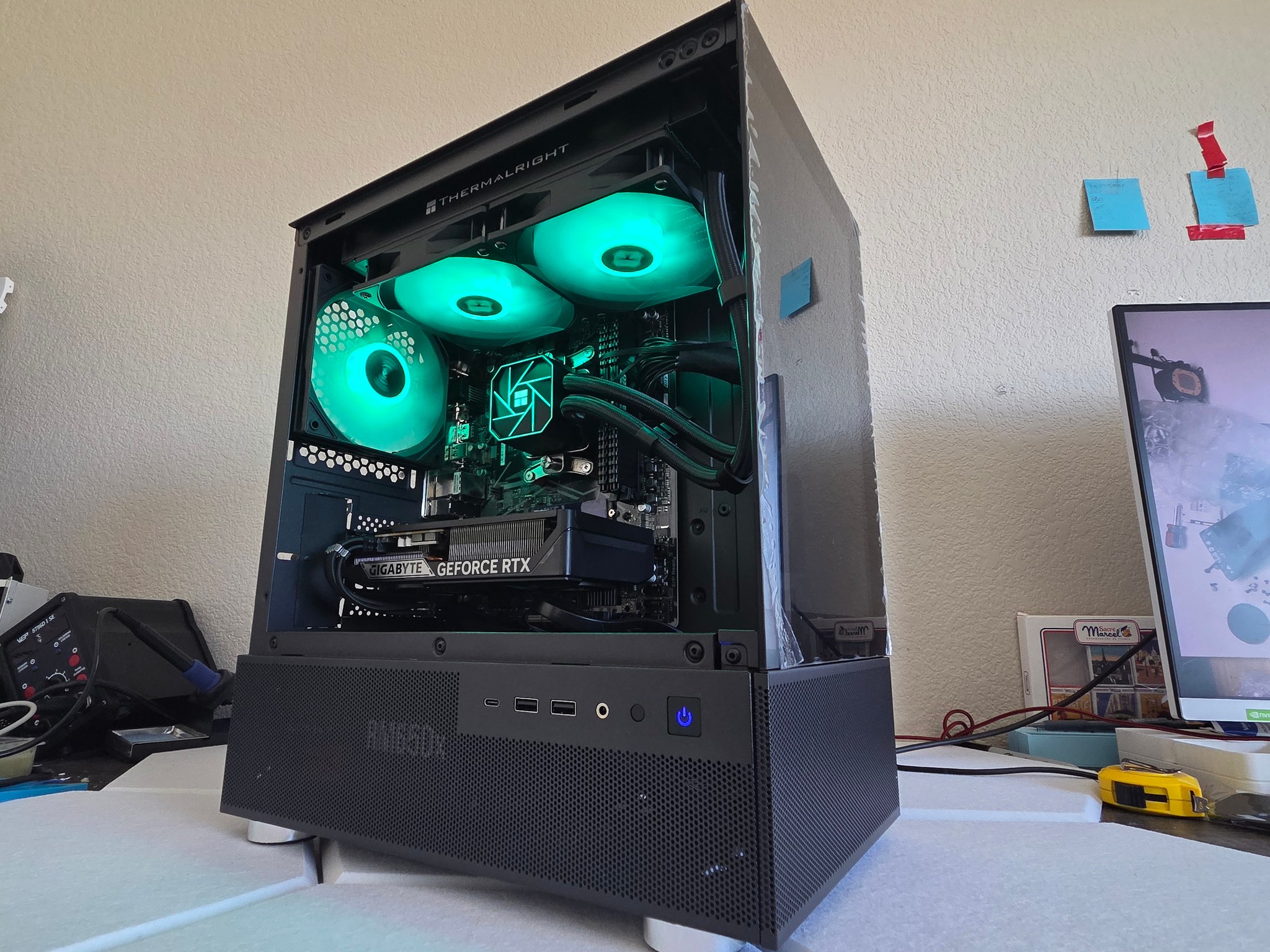 🔥 Frostshade RTX 5060 Gaming PC 🖤❄️