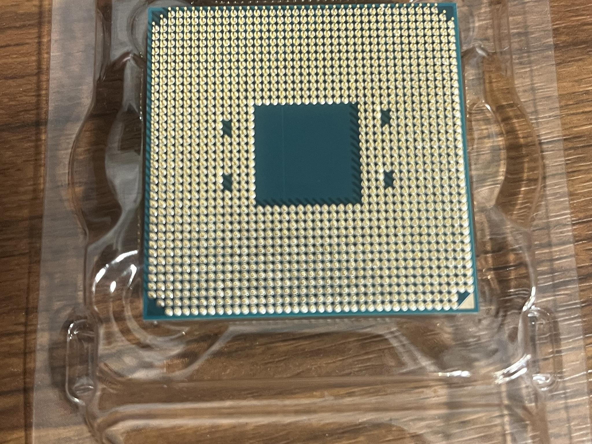 AMD Ryzen 5 3600X Processor + CPU Cooler 100-000000022