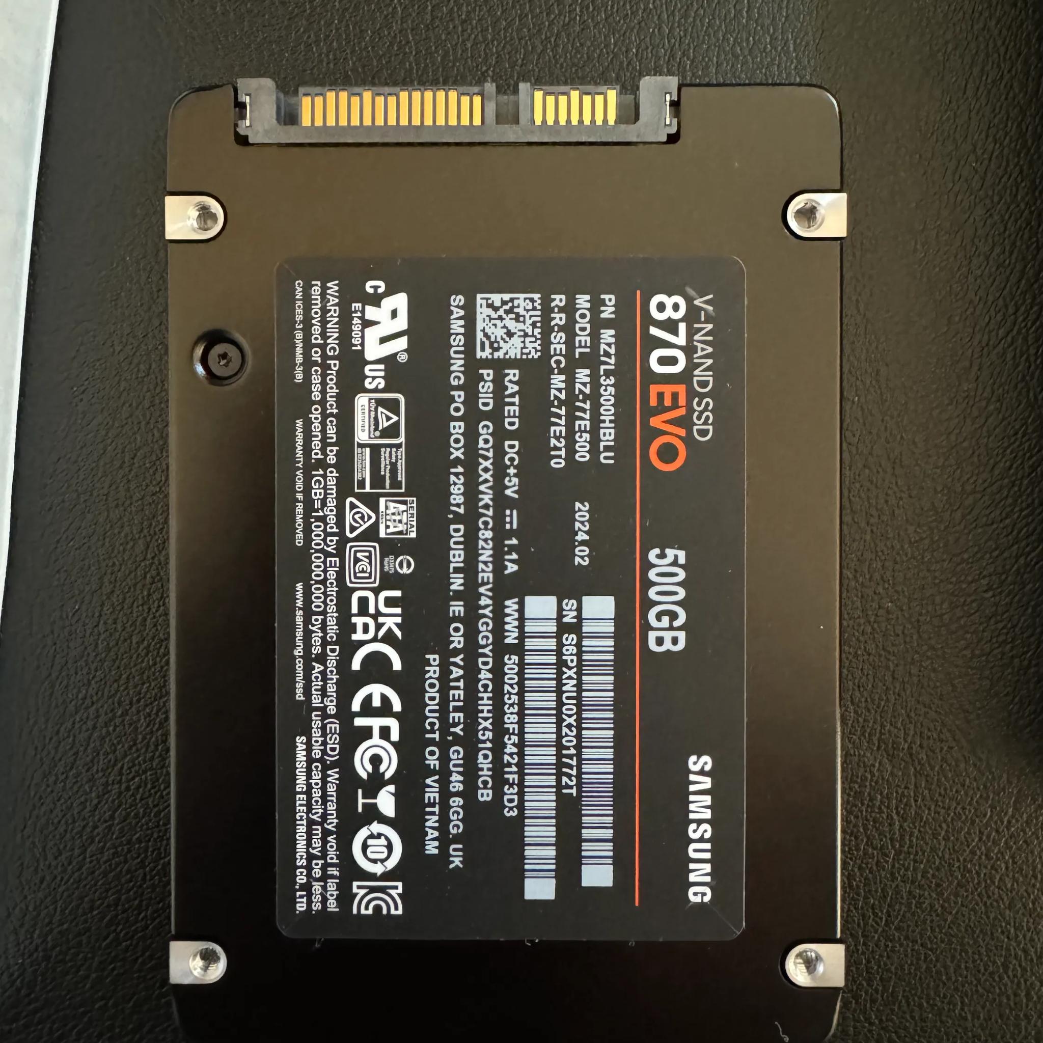 SAMSUNG 870 EVO