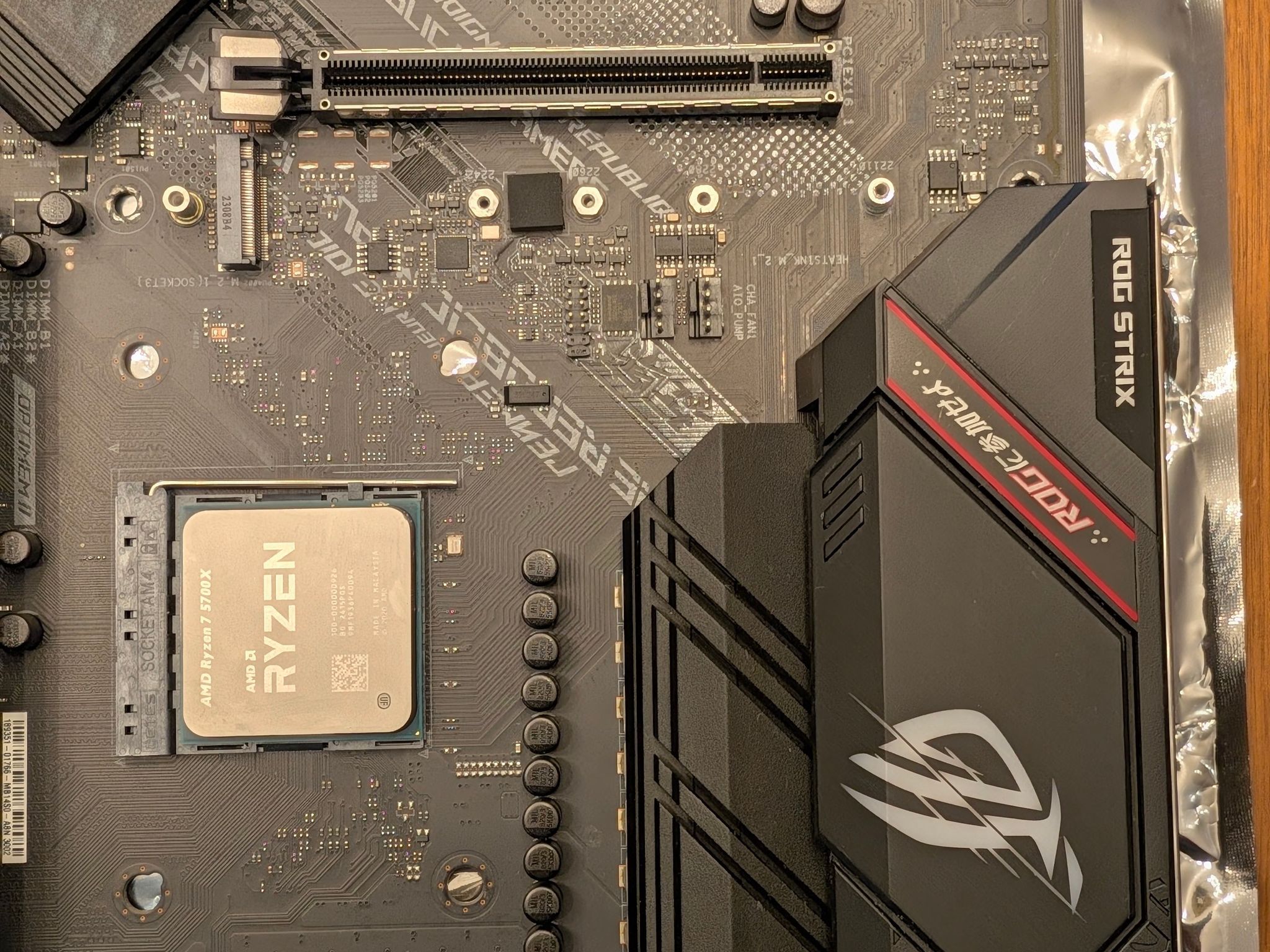 Asus B550 F Gaming Motherboard Ryzen 7 5700X 16GB ddr4 Ram