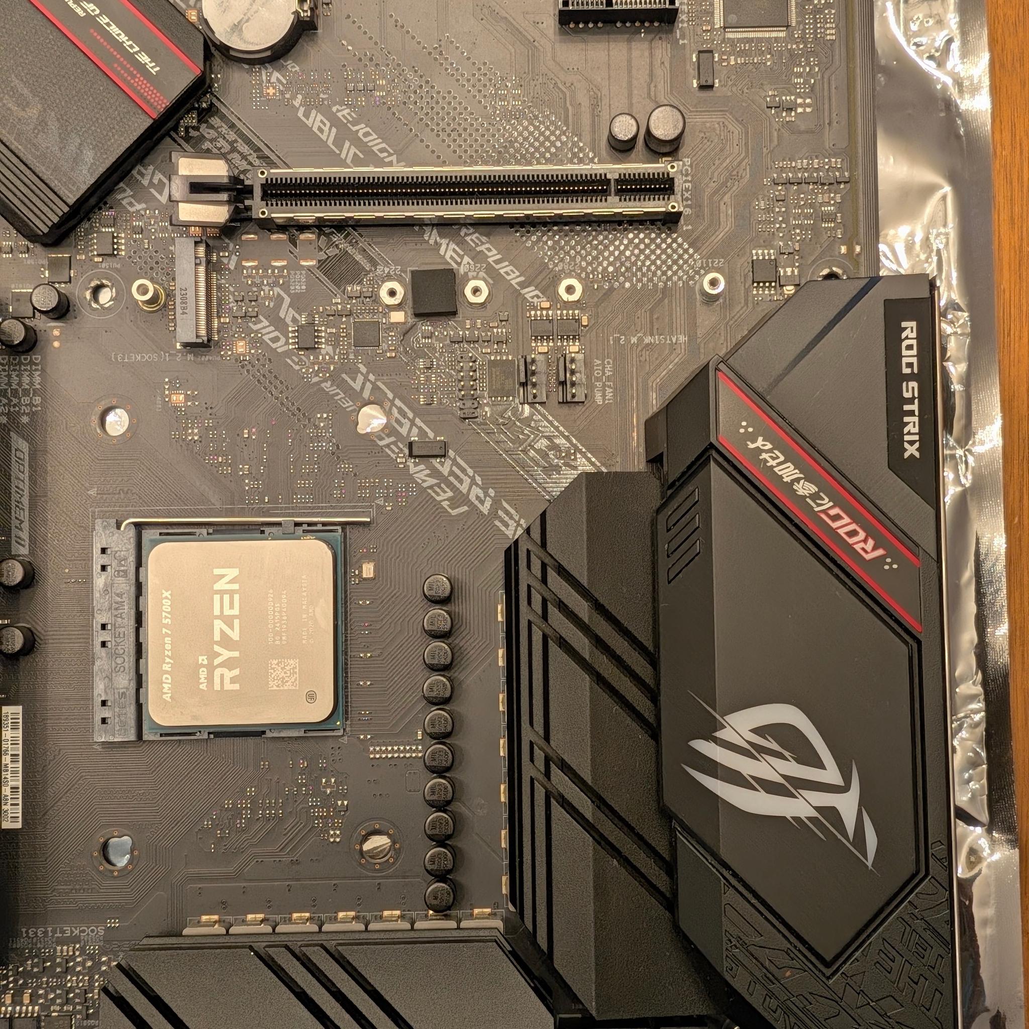 Asus B550 F Gaming Motherboard Ryzen 7 5700X 16GB ddr4 Ram