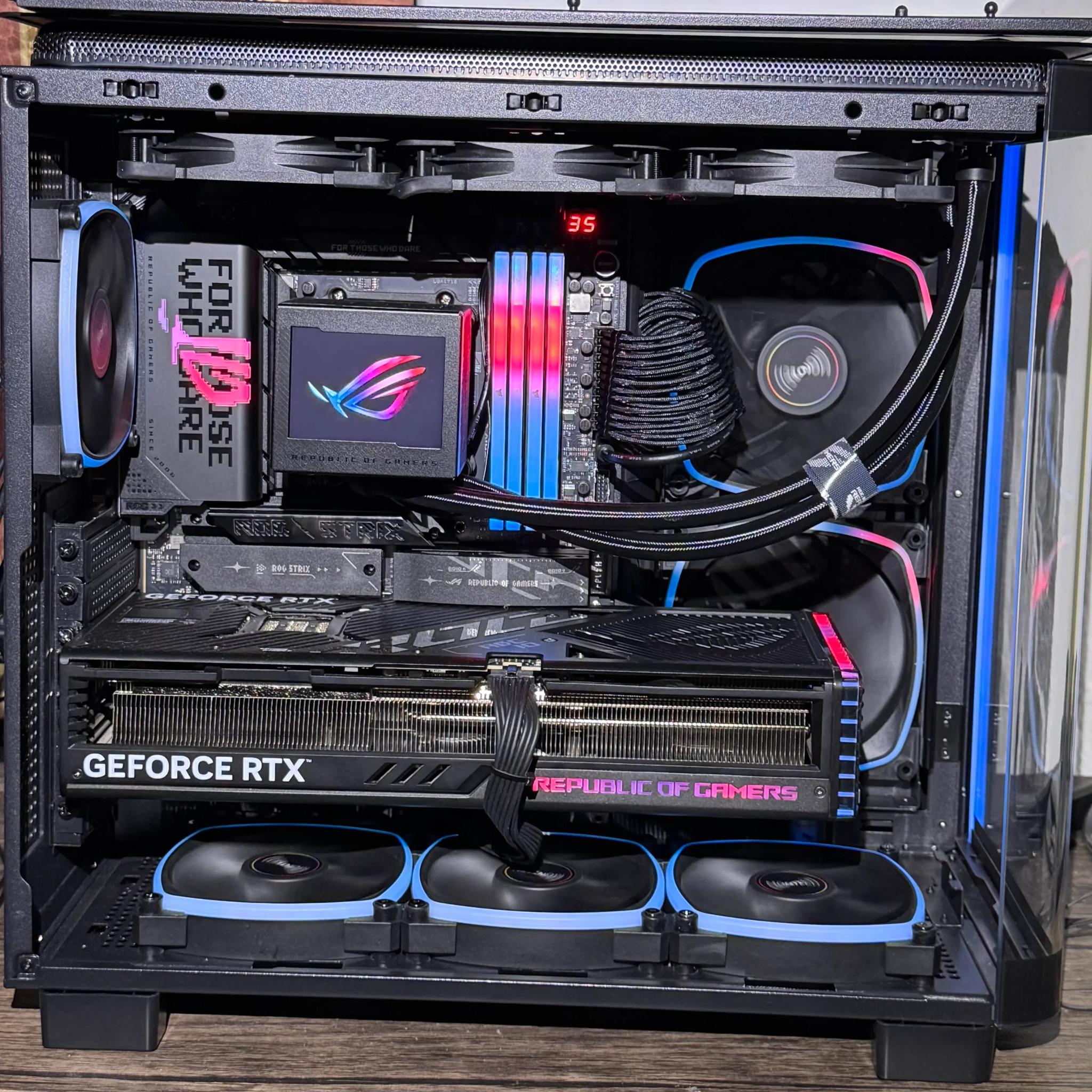 ROG OF FURY-4090 ASUS ROG STRIX + RYZEN 7 9800x3D + 64GB