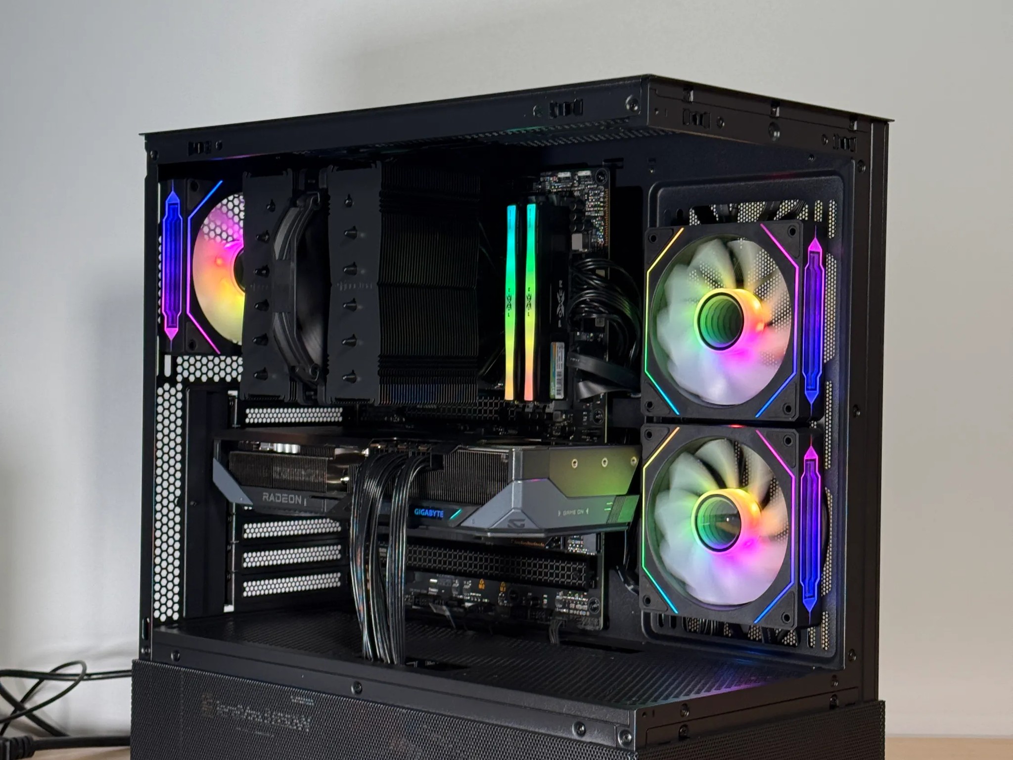 RX 9070XT and Ryzen 9 9900x Gaming PC