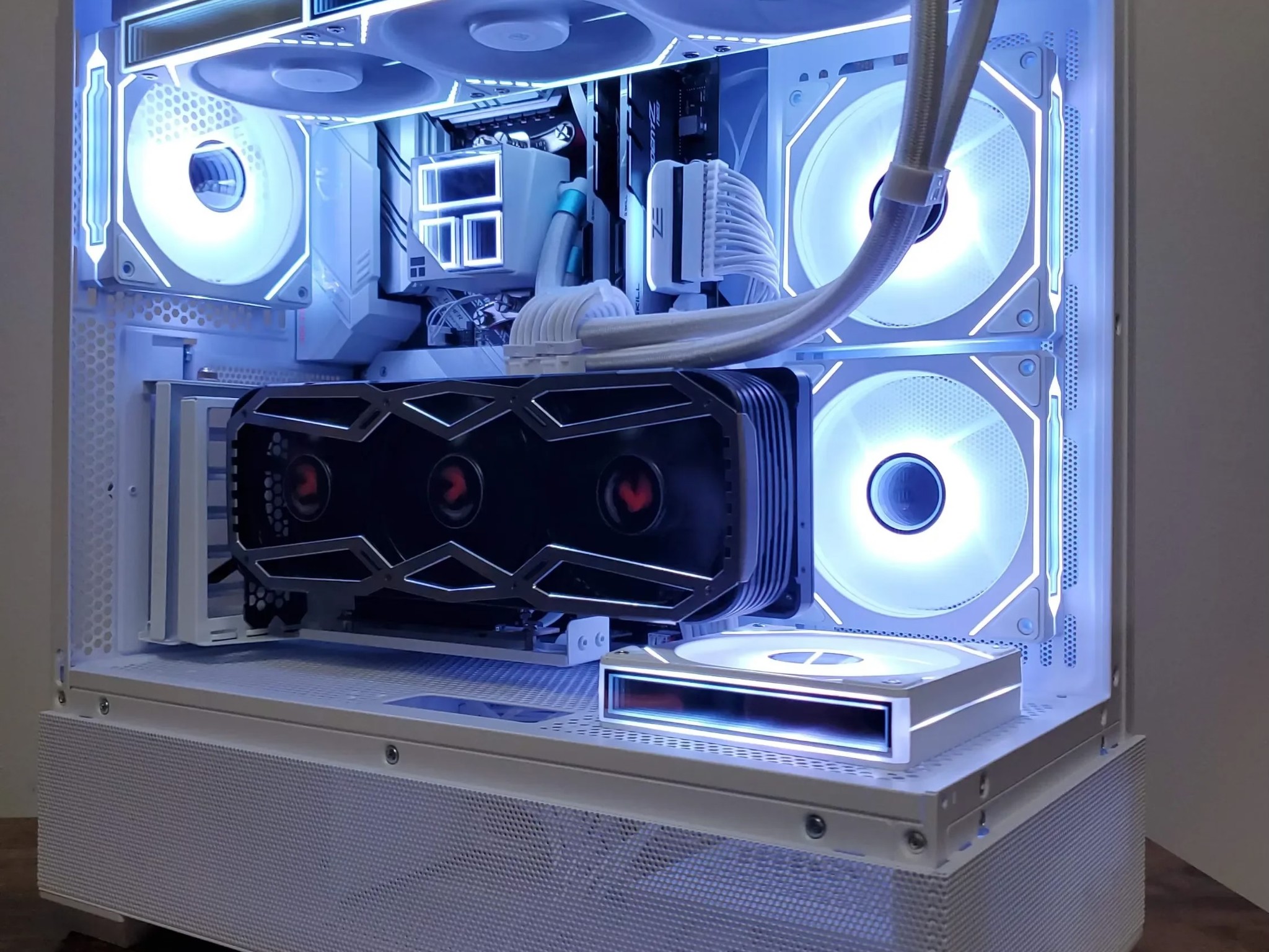 RTX 3070 | Ryzen 5 5600X | RGB AIO | 32GB DDR4 RGB RAM | 1TB NVME | Wifi/BT