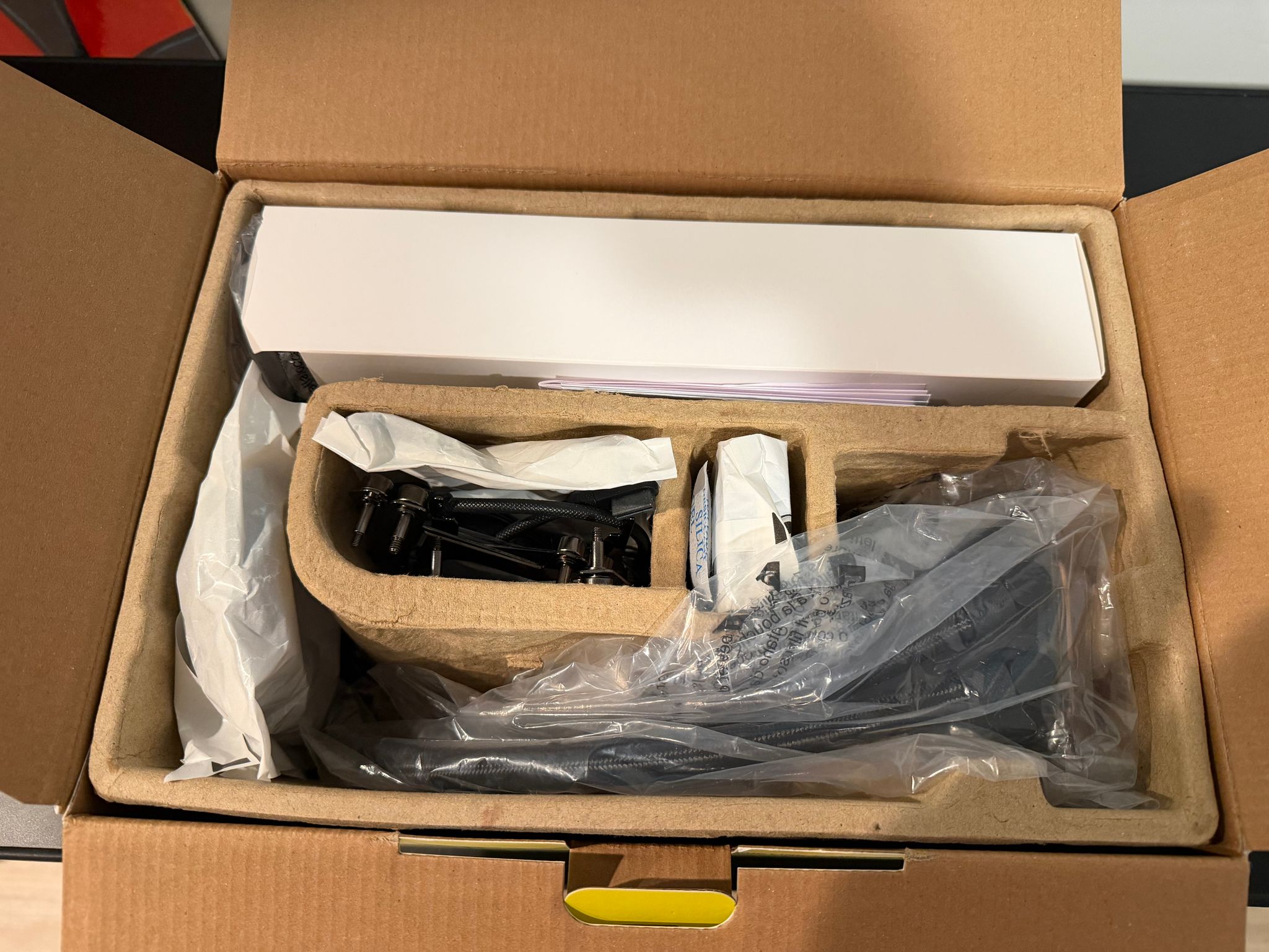 iCUE LINK TITAN 240 RX RGB AIO Liquid CPU Cooler