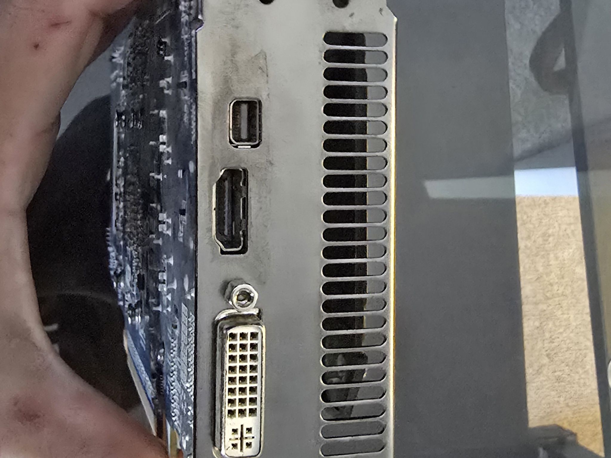 Radeon 5830 1GB