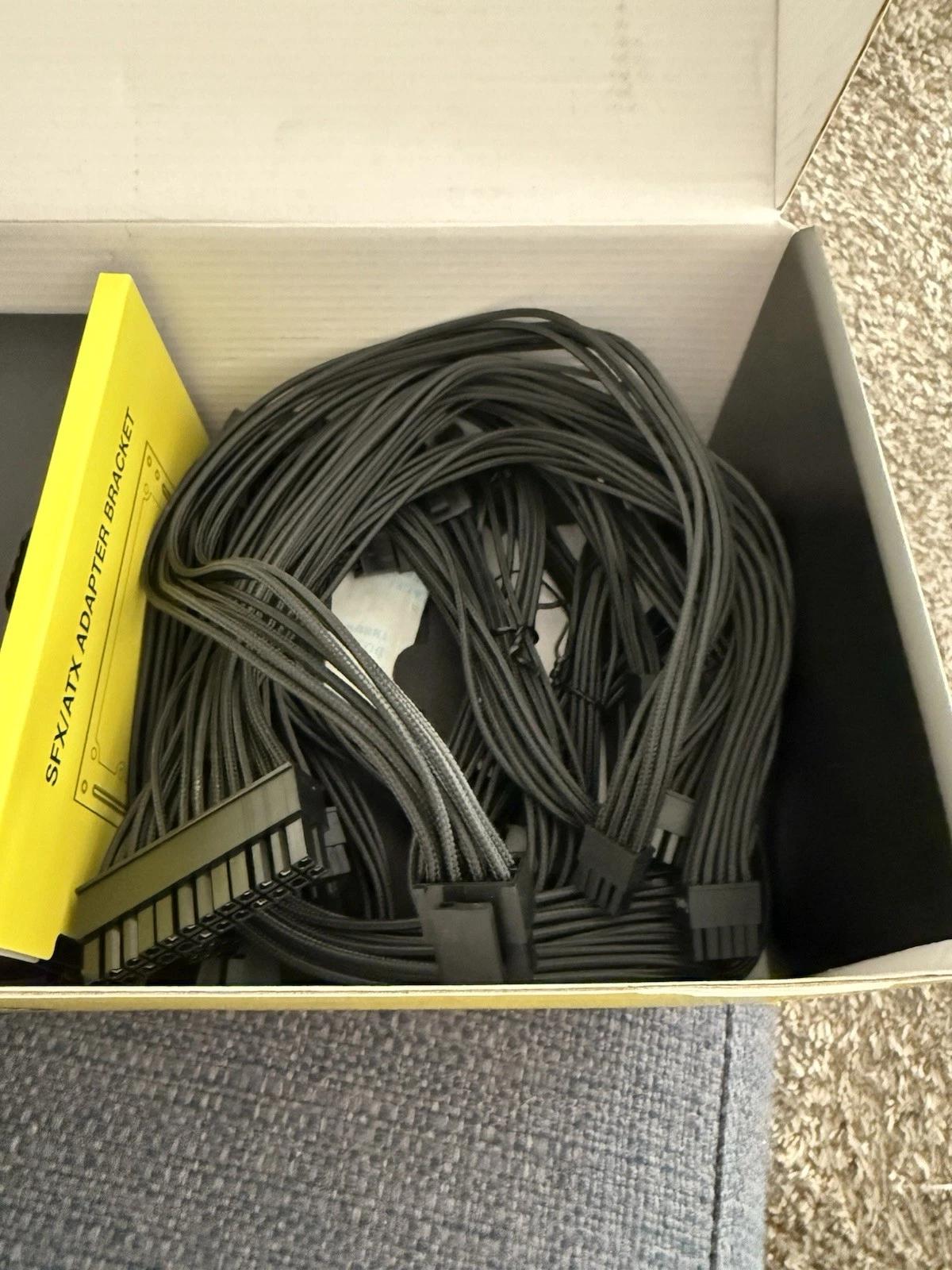 CORSAIR SF850 ATX 3.1 SF Series Fully Modular SFX Power Supply 850W 80 PLUS Platinum