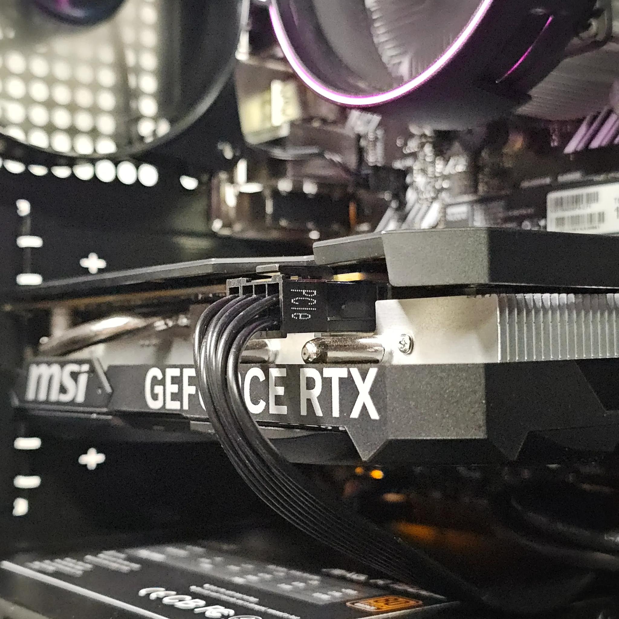 SPIRE / RTX 4060 / Ryzen 7 2700 / 16GB DDR4 / 1TB SSD