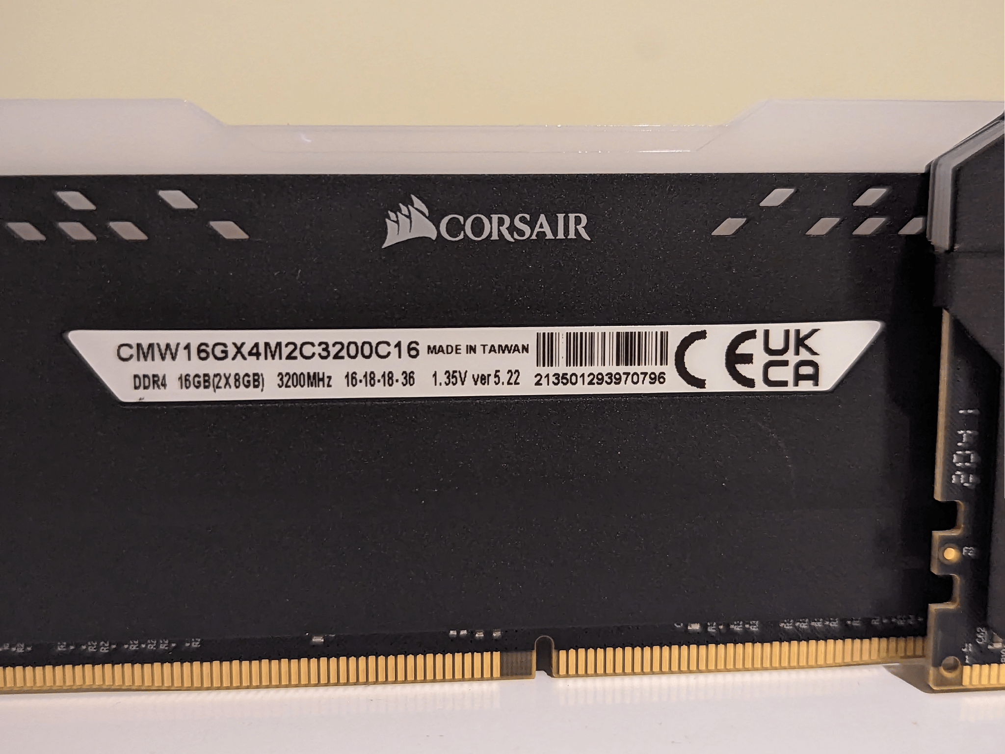 16GB Kit || Corsair Vengeance RGB Pro DDR4-3200 CL16