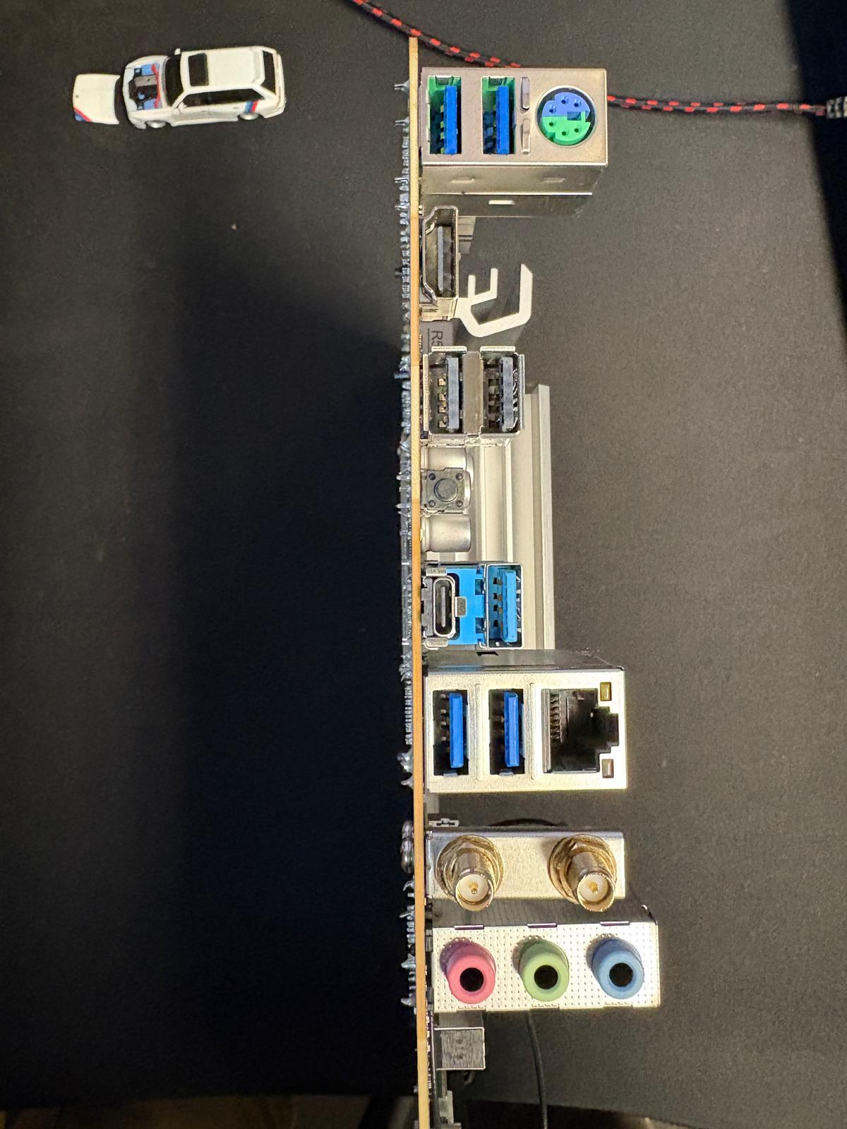 USED & FUNCTION GOOD - ASRock Z690-C/D5