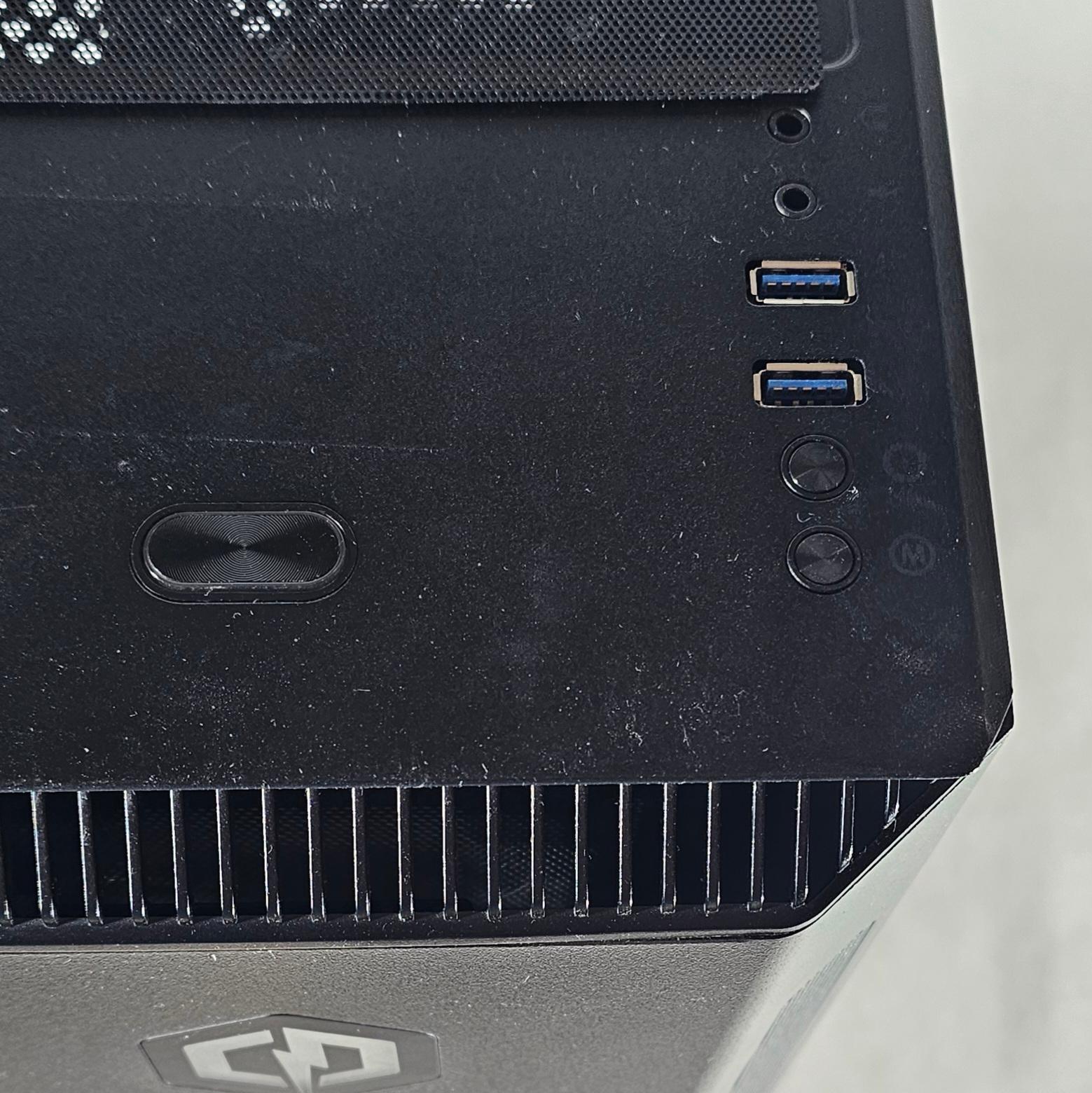CyberPowerPC Gamer Xtreme Mid-Tower ATX PC Case w\ Tempered Glass