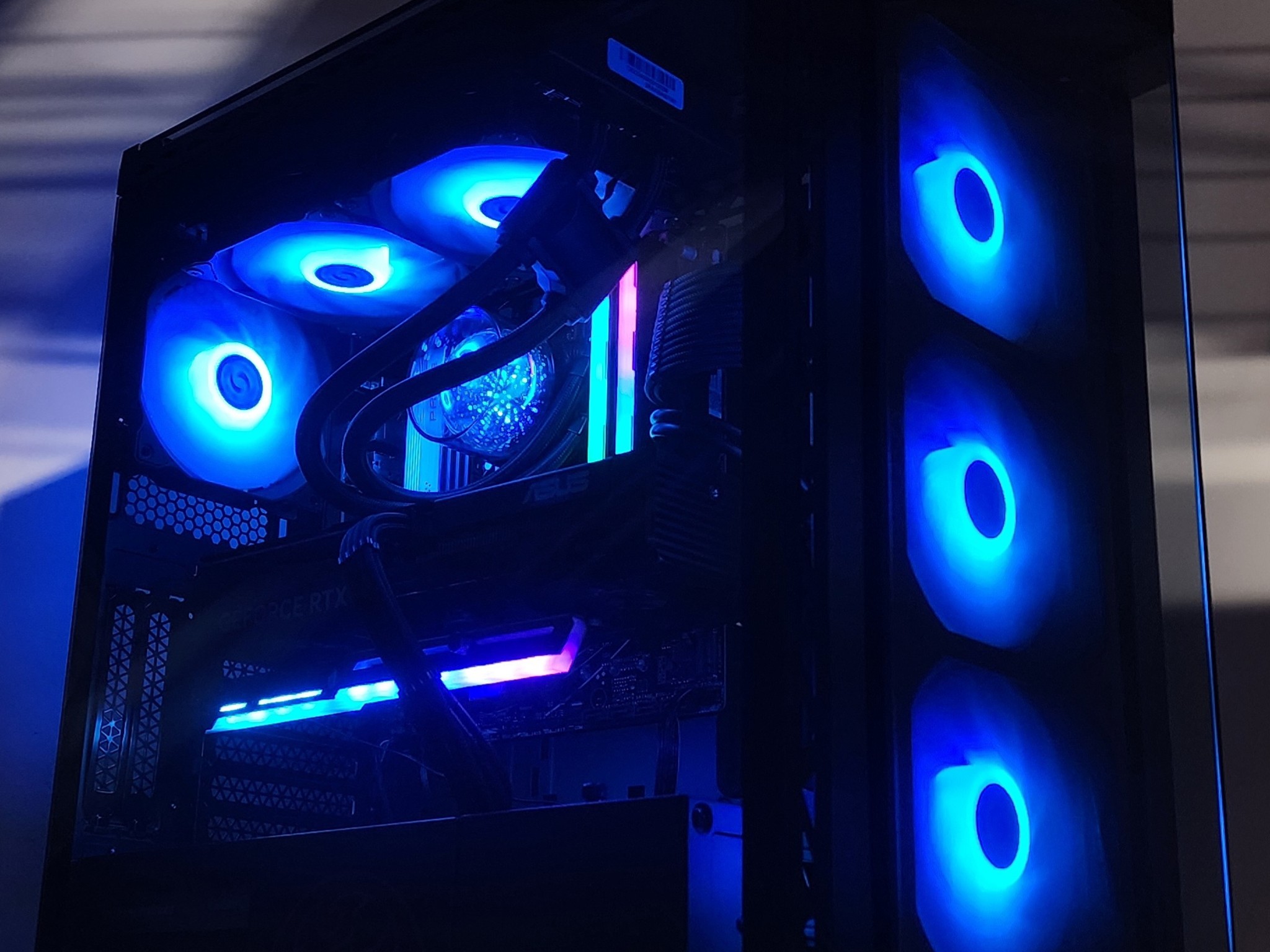 Gaming PC Ryzen 7 7700X 32GB RAM 1TB SSD RTX 5060 Ti 16GB Windows 11 Computer