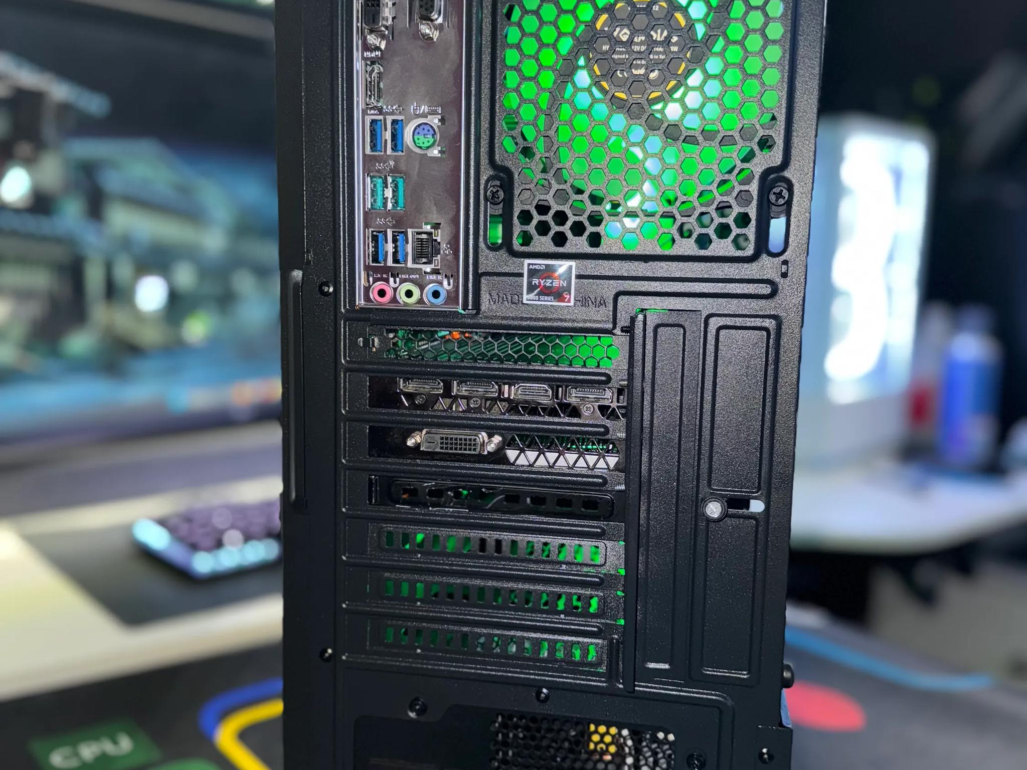 RGB Gaming PC - GTX 1070 - Ryzen 7 1700 - 16GB DDR4 - 500GB SSD