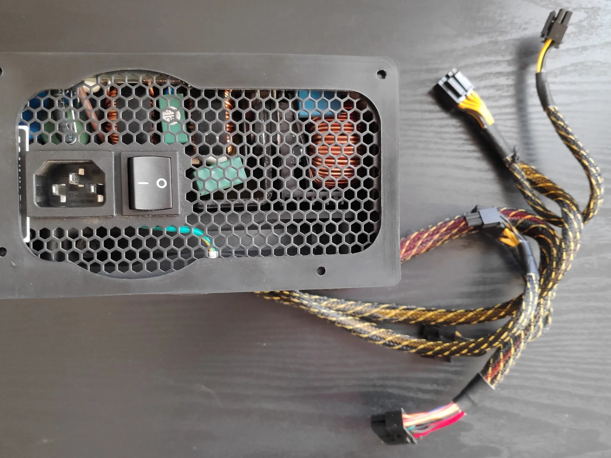 Raidmax Cobra Power 1200W RX-1200AE-B Semi-Modular 80 Plus Gold Power Supply