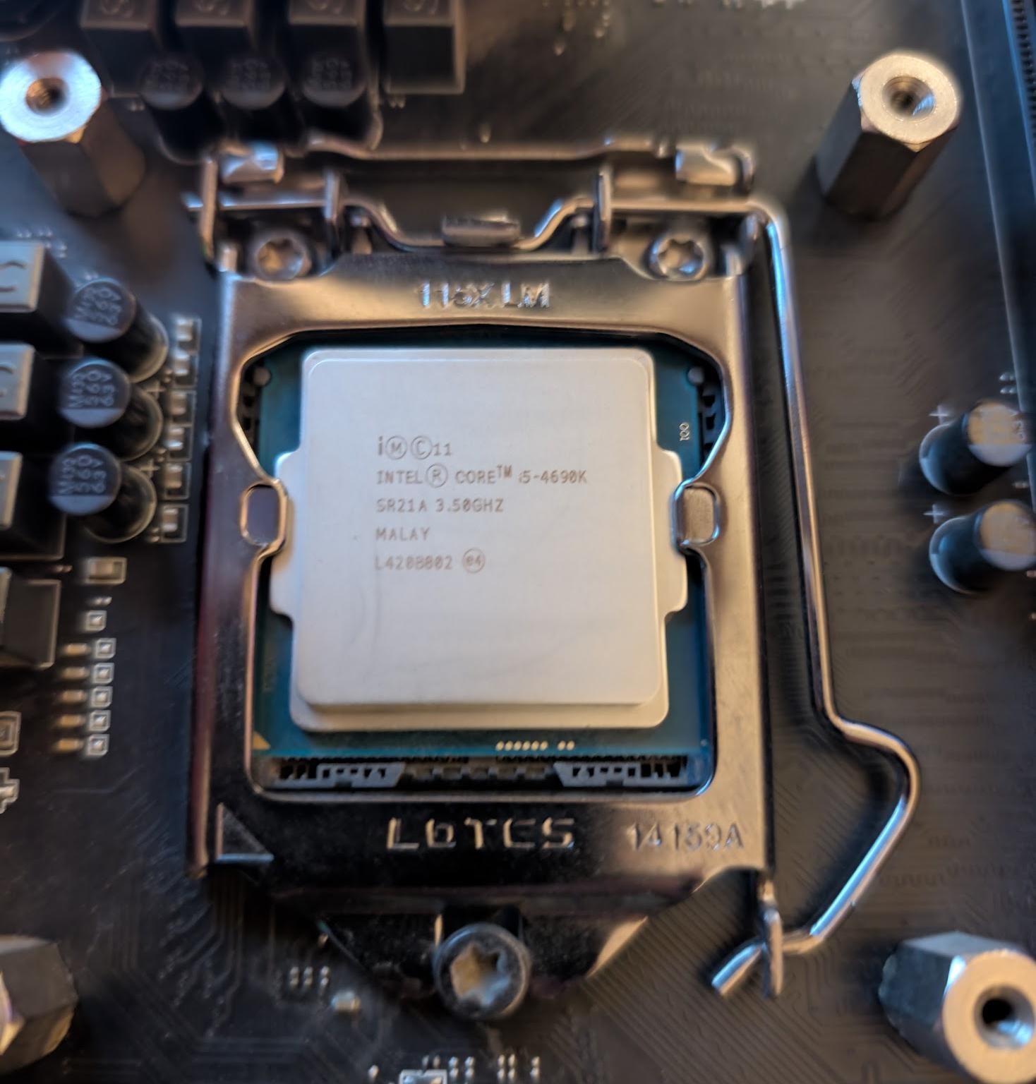 MSI z97 Gaming 5, i5 4690k, 16gb ddr3, hyper 212 cooler