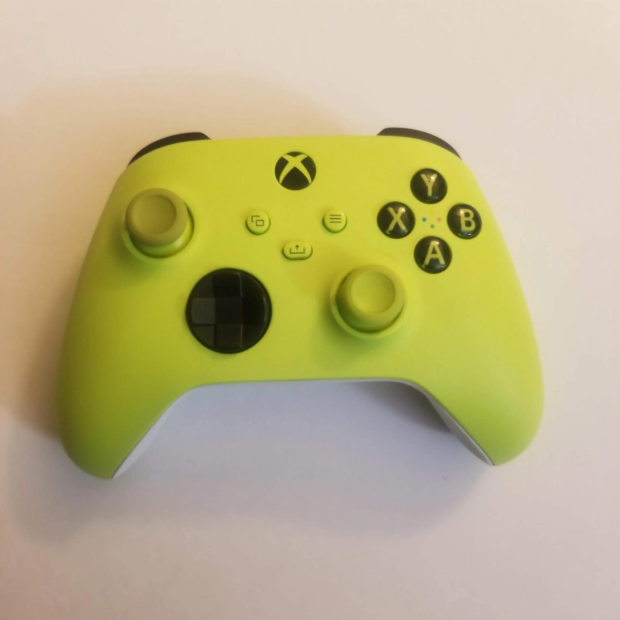 Xbox Core Wireless Controller Electric Volt Xbox Series X|S Xbox One Windows