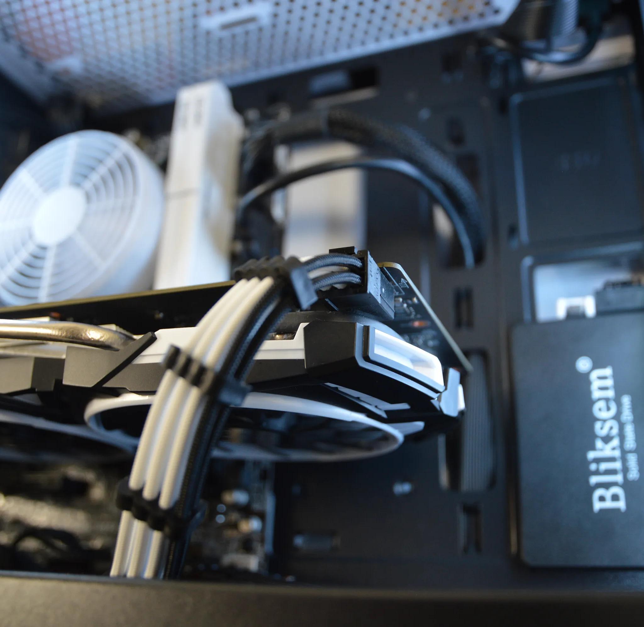 ⚫️🧊| GTX 1060 3GB | INTEL i5-6400 | 16GB DDR4 RAM | 512GB SATA SSD | Black Ice |