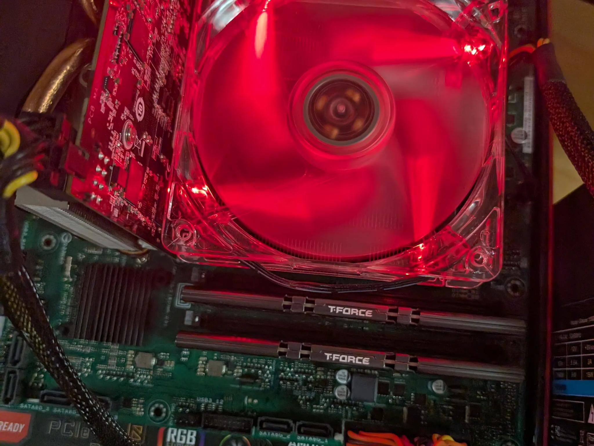 Asus B250M-C / Intel Core i7 7700 / CPU cooler