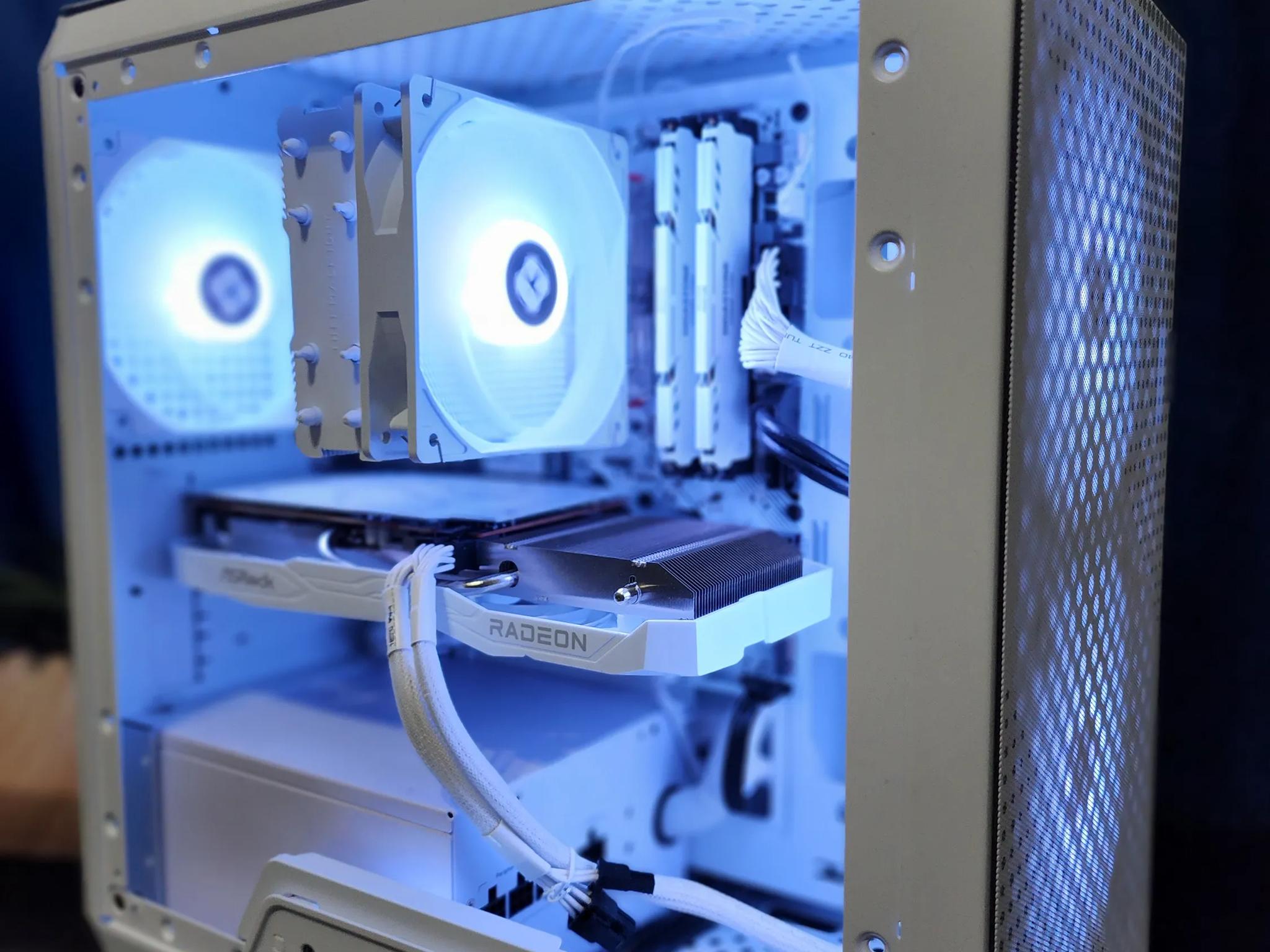 RX 6600 | Ryzen 5 3600 | 1 TB NVME | All White