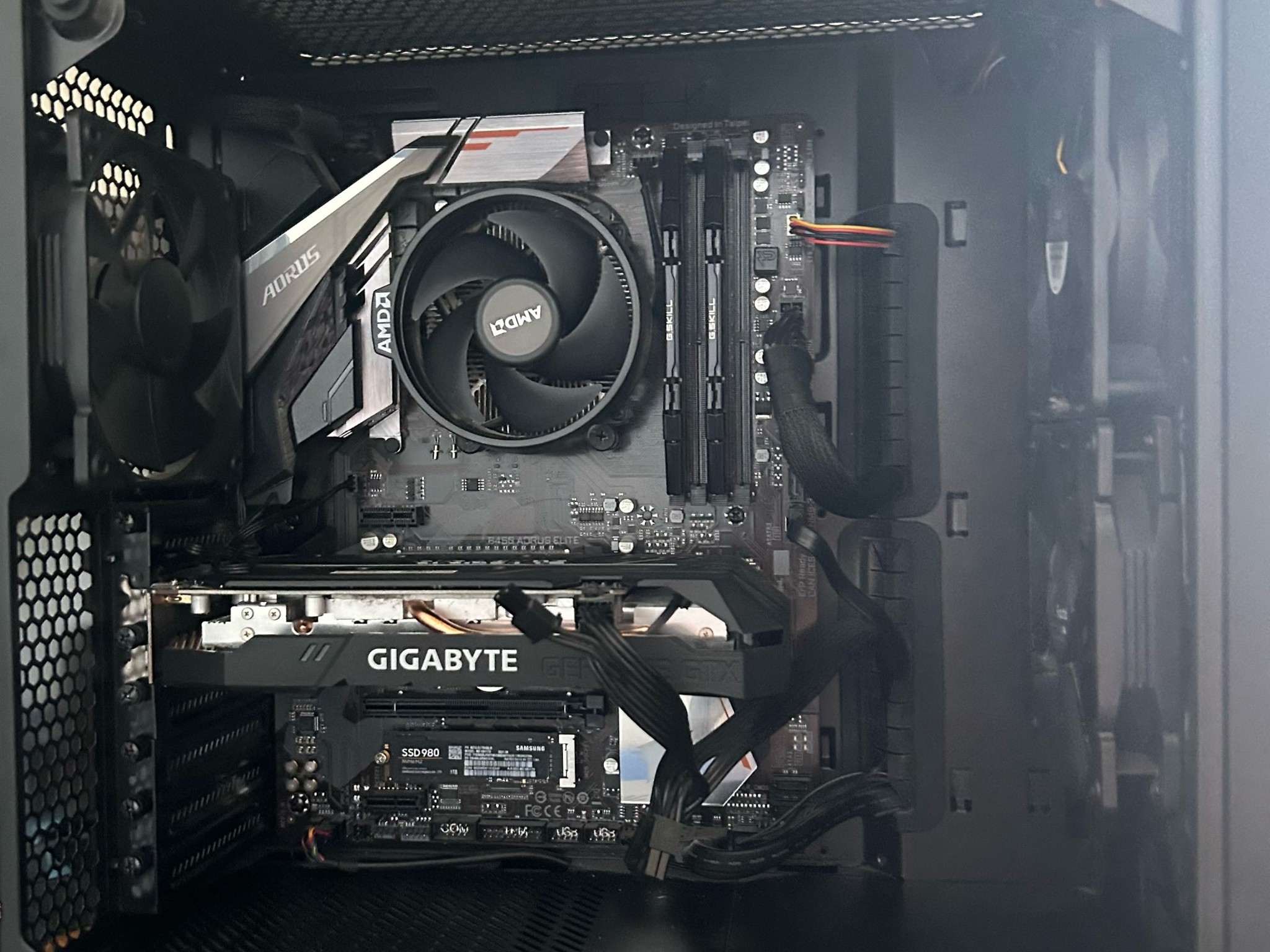 Desktop Gaming PC! Ryzen 5 3600 + Nvidia GTX 1650 super!