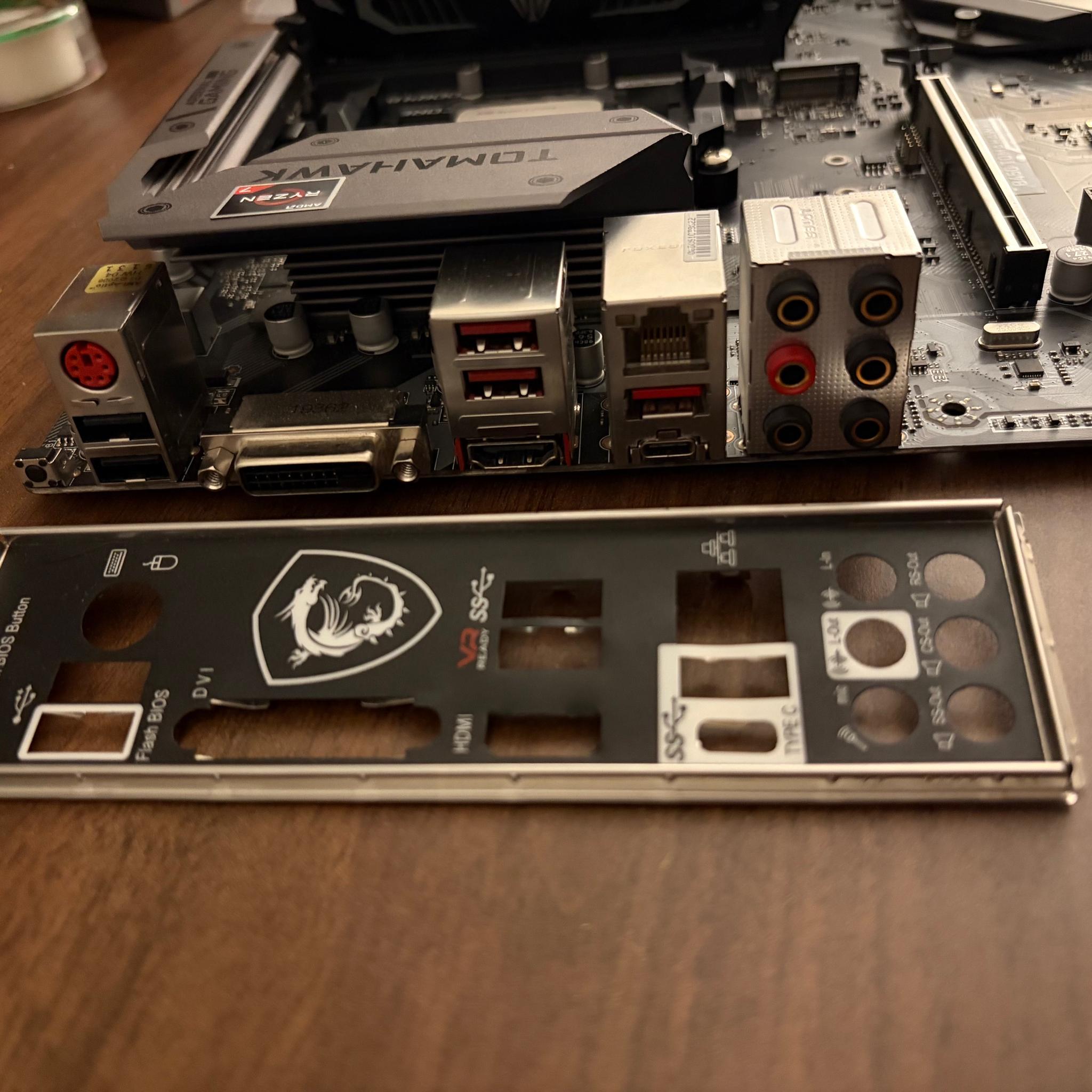 MSI B450 Tomahawk + Ryzen 7 2700x + 16GB RAM