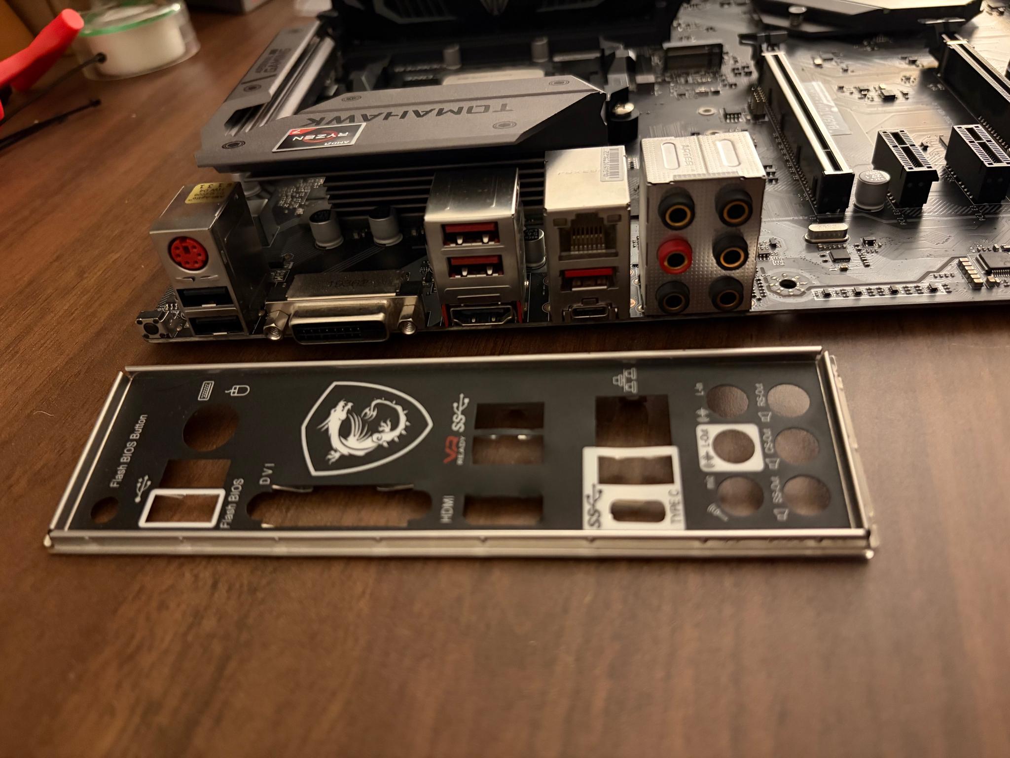 MSI B450 Tomahawk + Ryzen 7 2700x + 16GB RAM