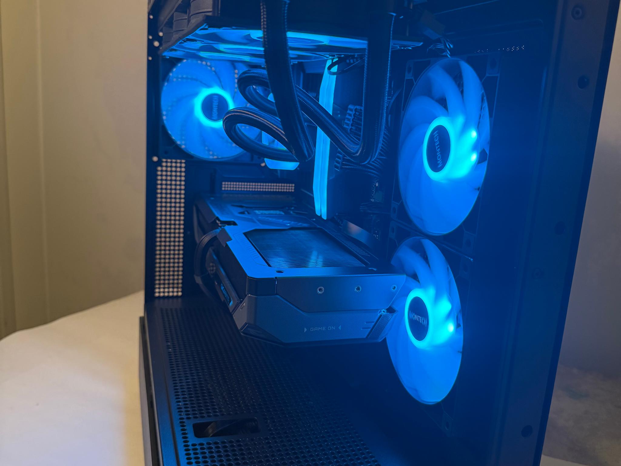 BLUE ICE: RTX 5070|Ryzen 7 9700x|32 GIGS of DDR5 RAM|360mm AIO|WIFI Ready|Windows 11 pro ACTIVATED|