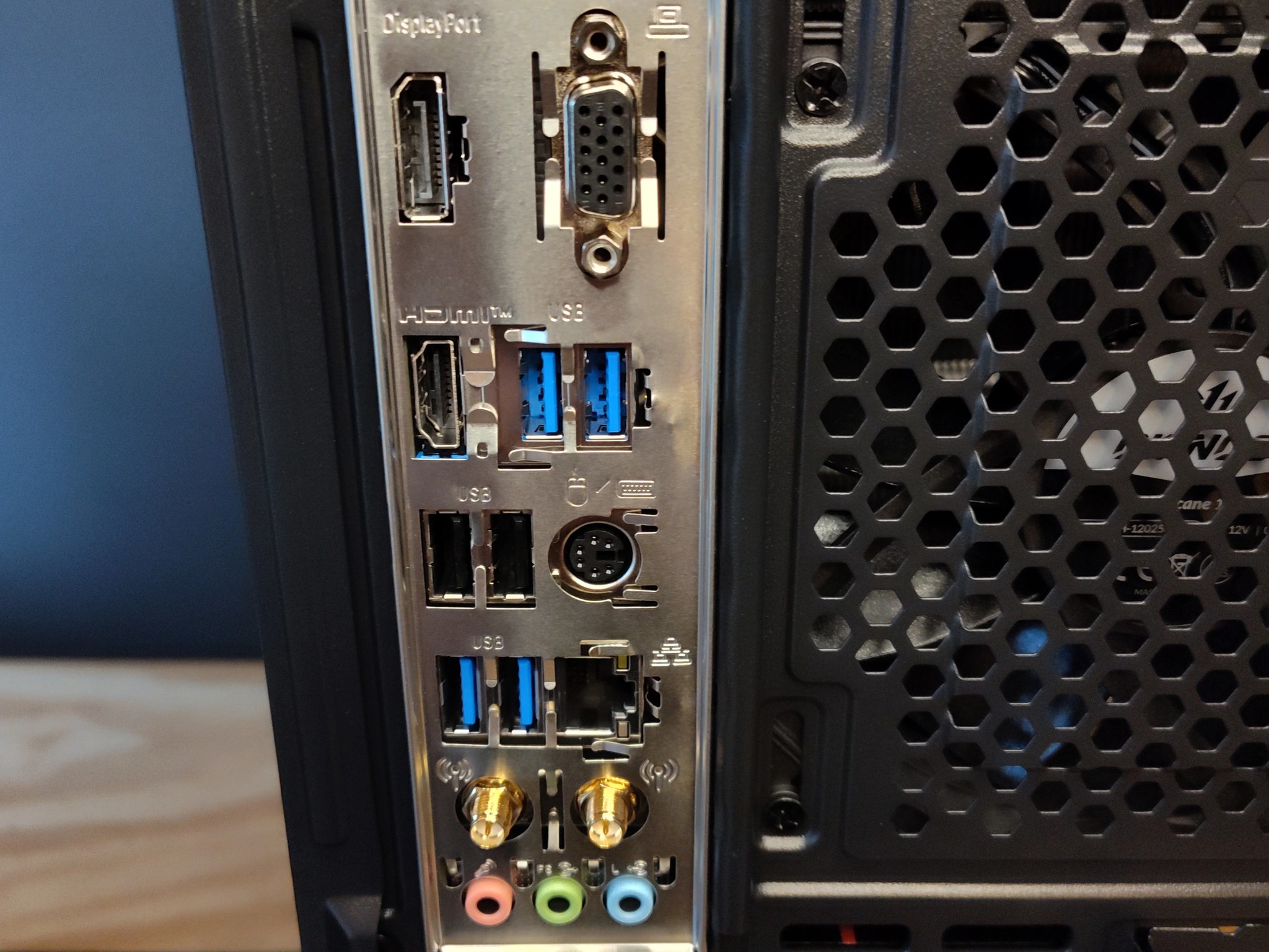 Ryzen 5 5600X | RX 6650XT | 16Gb DDR4 | 1TB NVMe | 1080p | 1440P | Blackout Gaming | Woodgrain