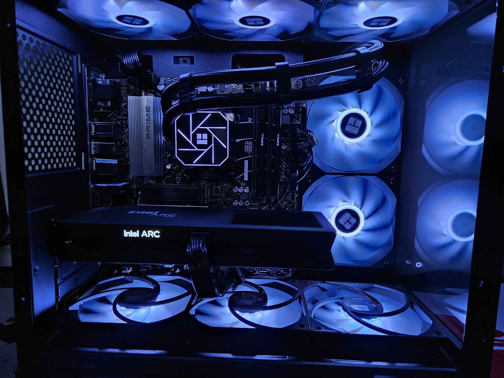 Limited time 2TB SSD UPGRADE! Liquid cooled Ryzen 5 / 32GB DDR5 / 2TB SSD / Intel ARC B580 12GB