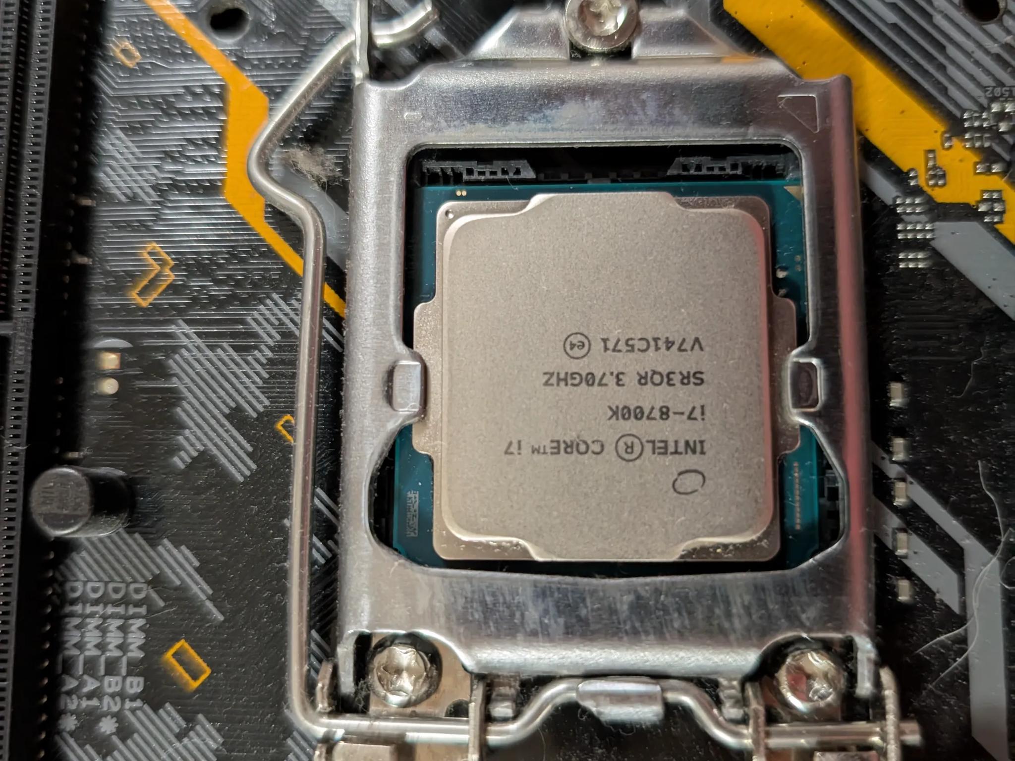 Intel Core i7 8700k / Asus Z390 motherboard