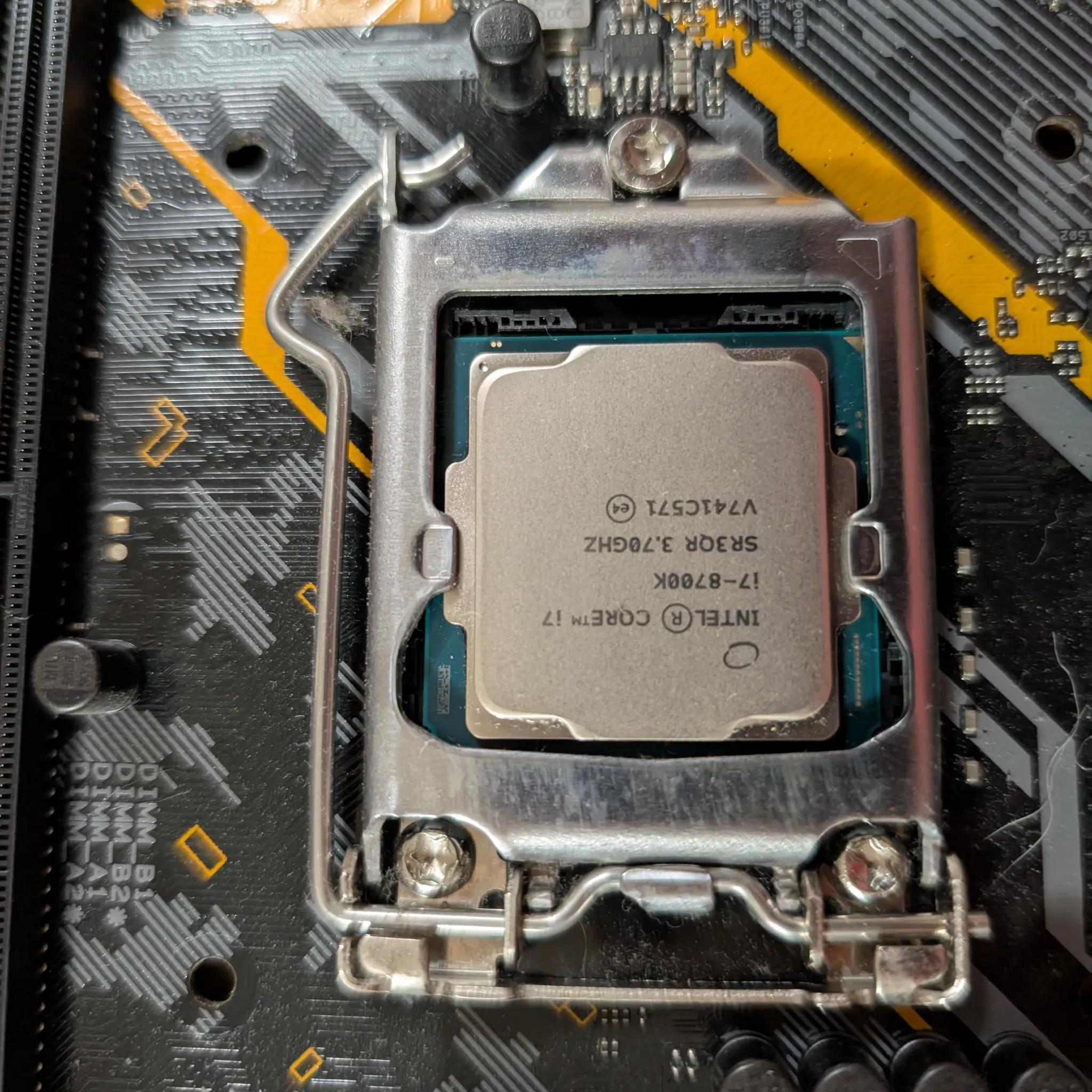 Intel Core i7 8700k / Asus Z390 motherboard