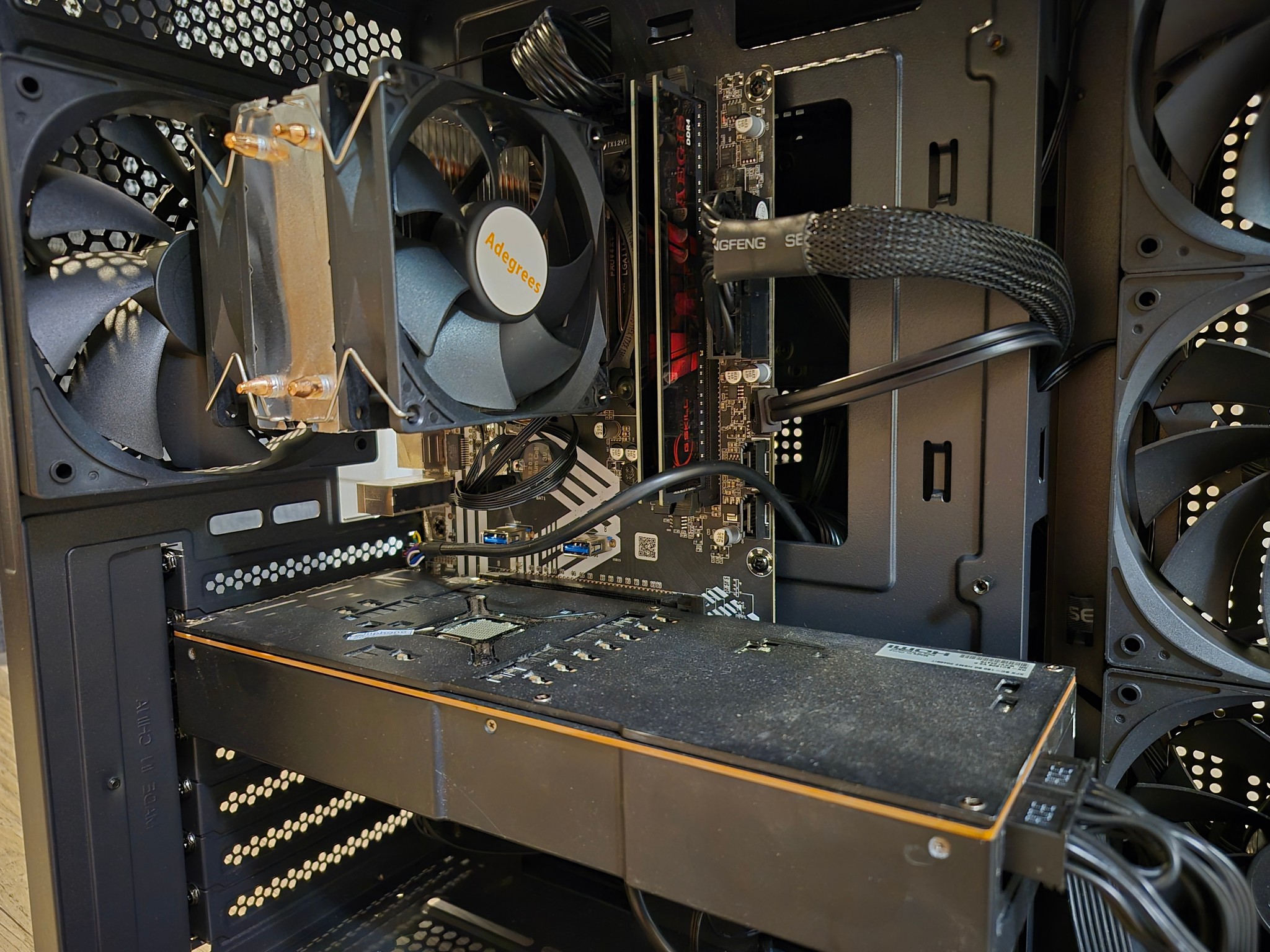 Anti-RGB, Anti-Windows | i7-6700, 16GB RAM, Radeon BC160 8GB, 500GB SSD