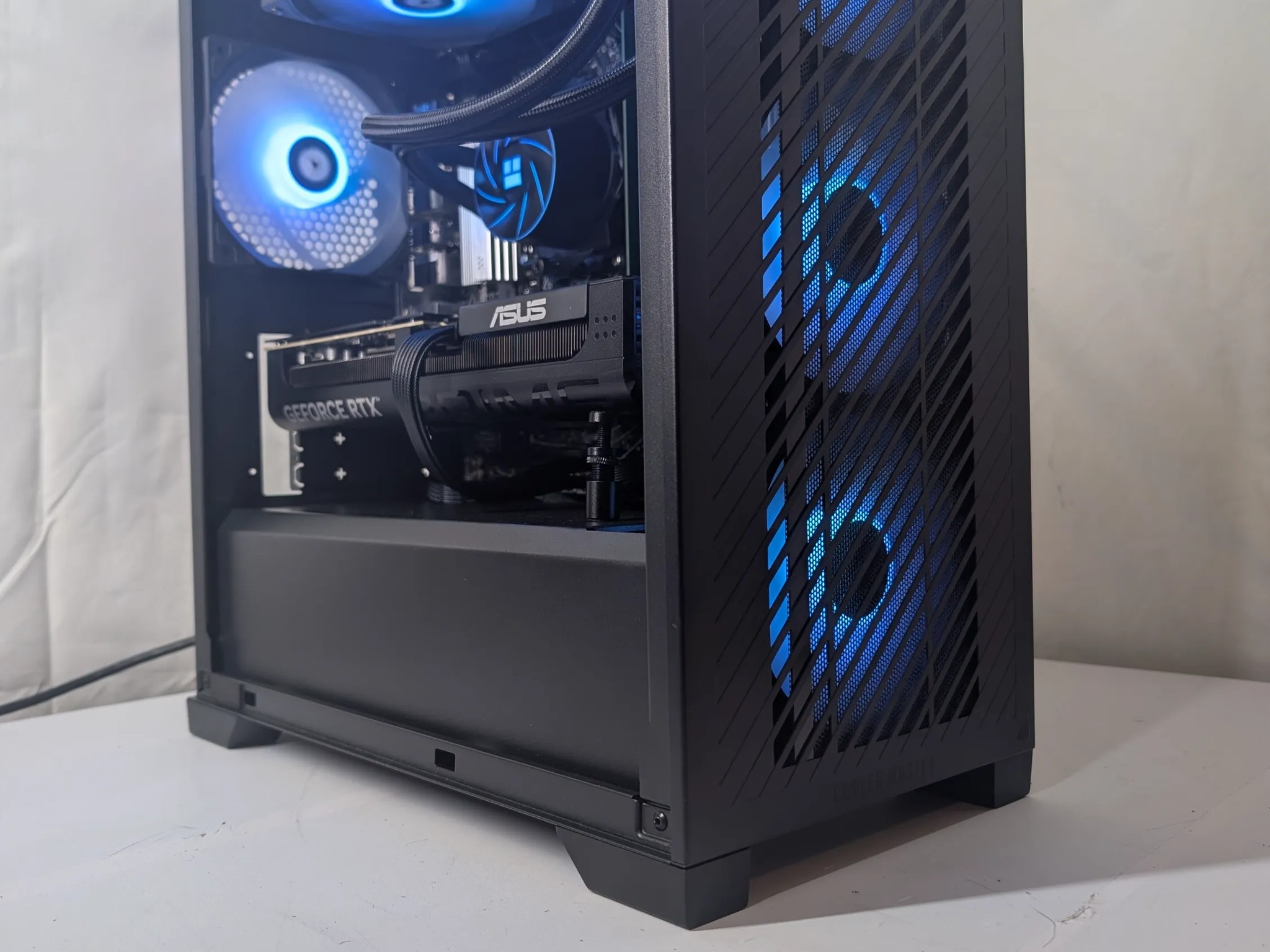RTX 5070 | Ryzen 5 7600X | 32GB DDR5 | 1TB Gen 4 NVMe | 240mm AIO | ARGB | Wi-Fi+BT