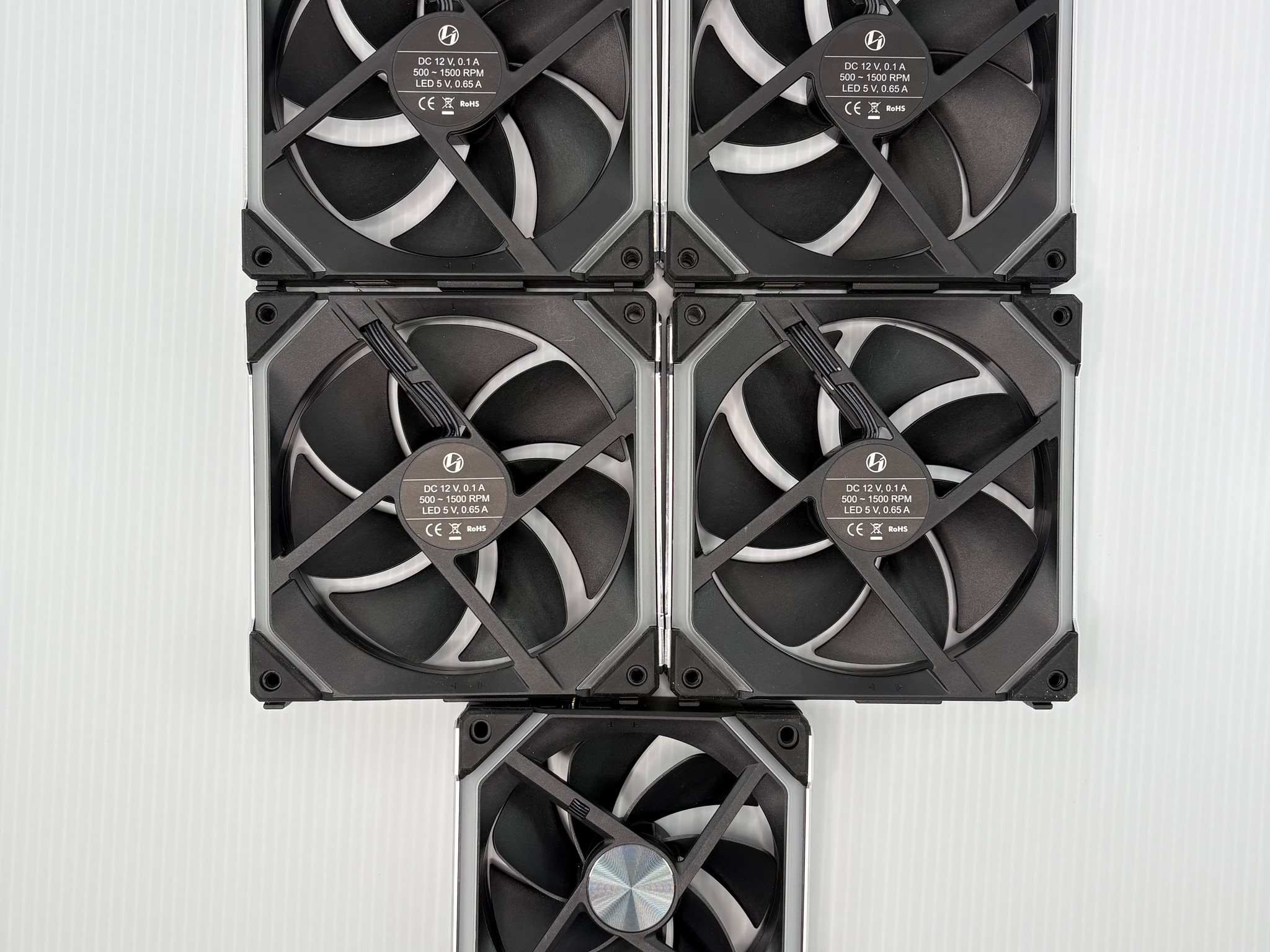 Lian Li UNI FAN Bundle – (4) SL140 + (1) SL120 V2 + Tons of Accessories