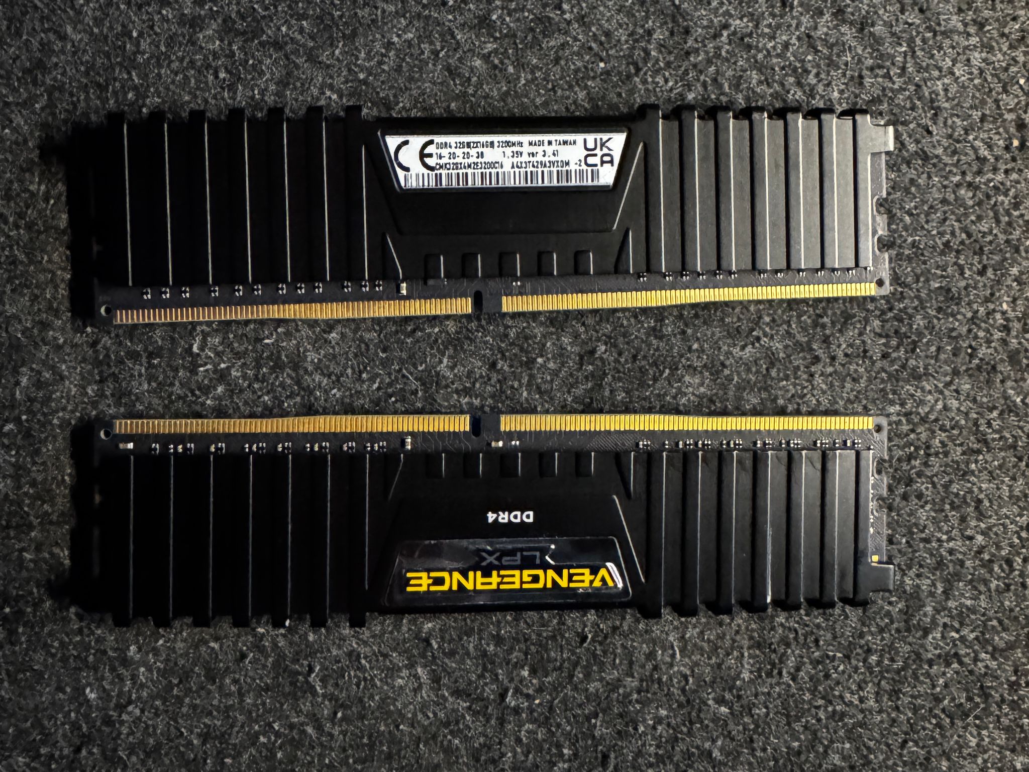 Corsair Vengeance LPX DDR4 RAM kit - 32gb (2x16) 3200mHz - USED/GREAT