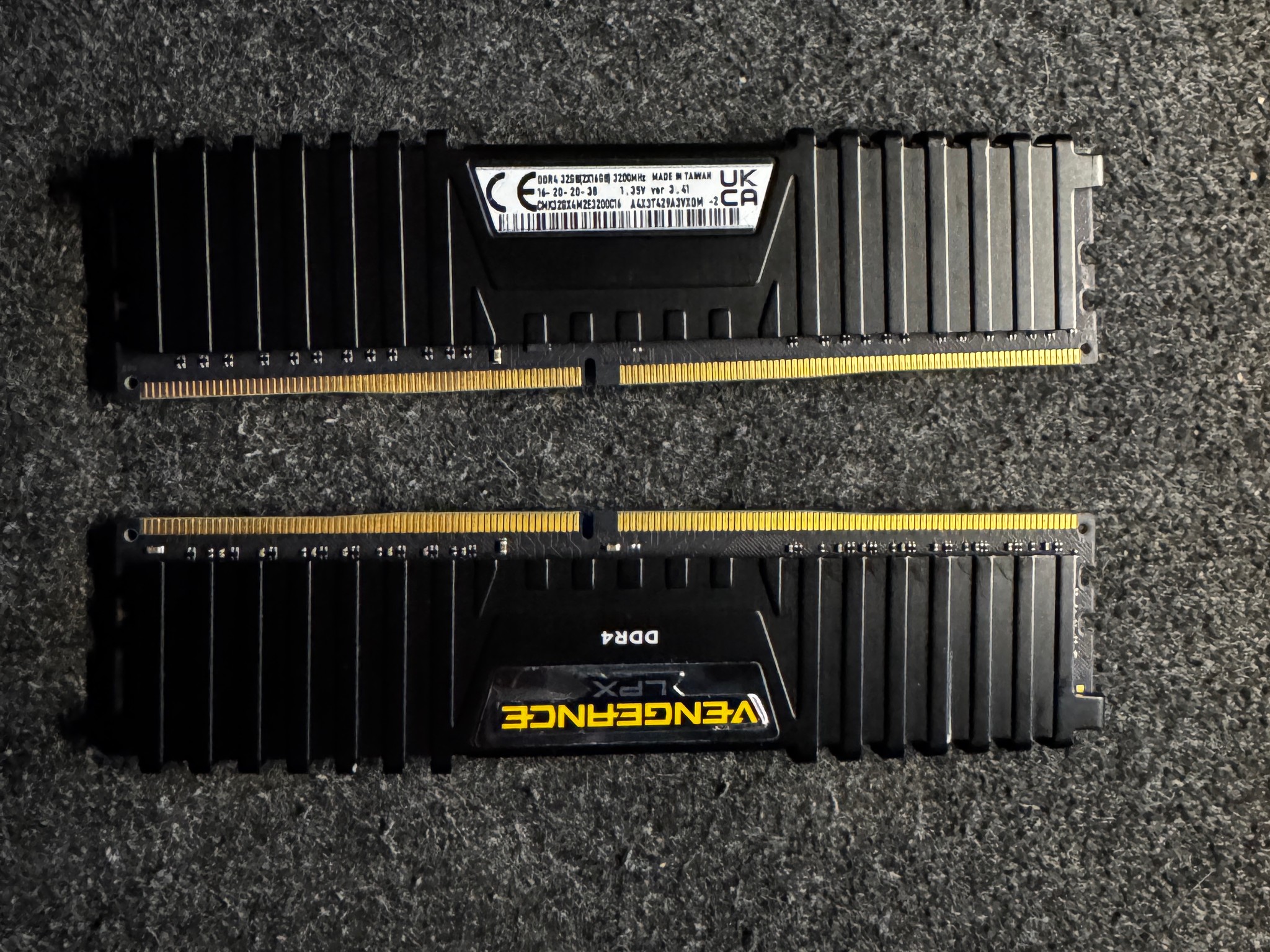 Corsair Vengeance LPX DDR4 RAM kit - 32gb (2x16) 3200mHz - USED/GREAT