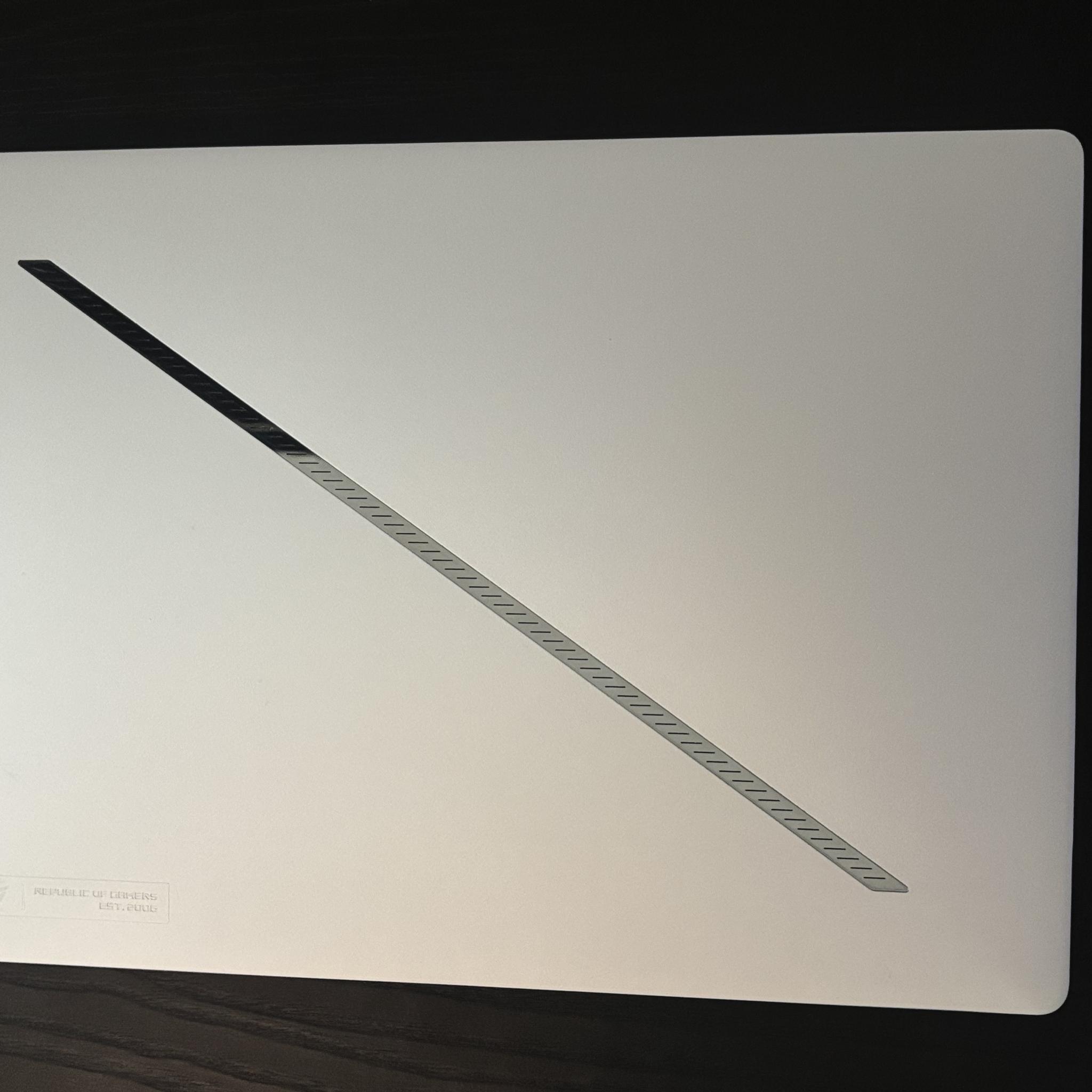 ASUS ROG Zephyrus G14 (Platinum White) – Ryzen 9 / RTX 4060 Gaming Laptop