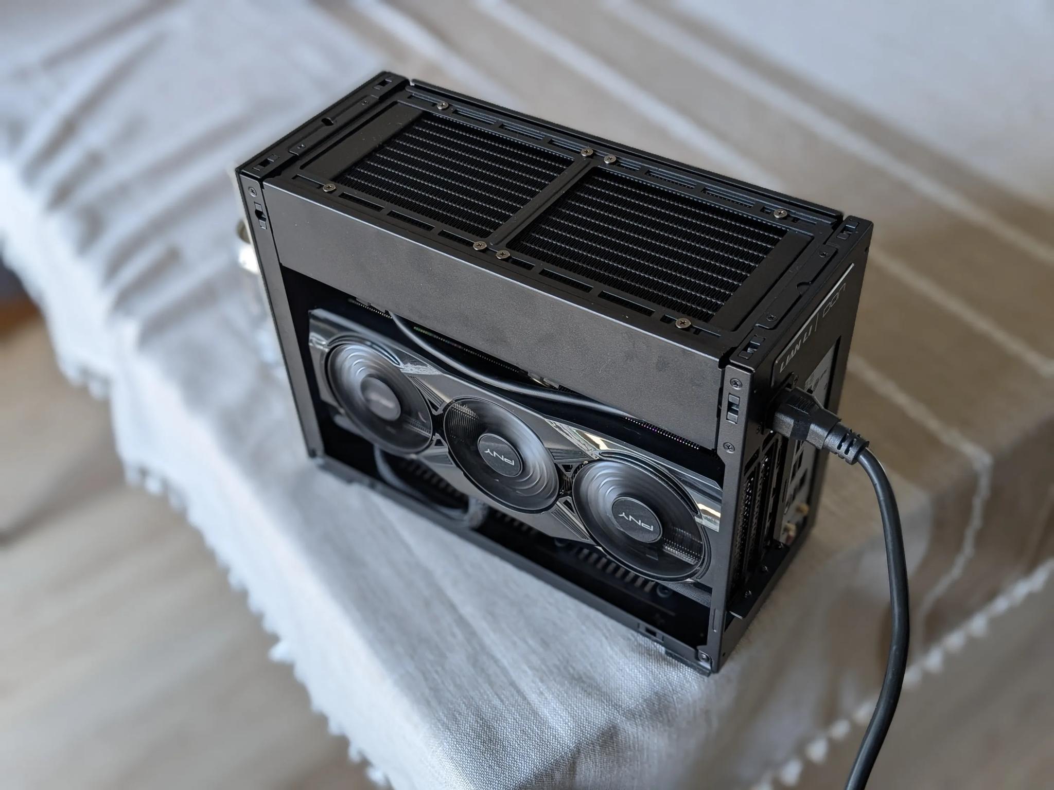 Tiny Powerhouse Gaming PC - Lian Li Dan A4-H2O Mini ITX build - 5070 Ti