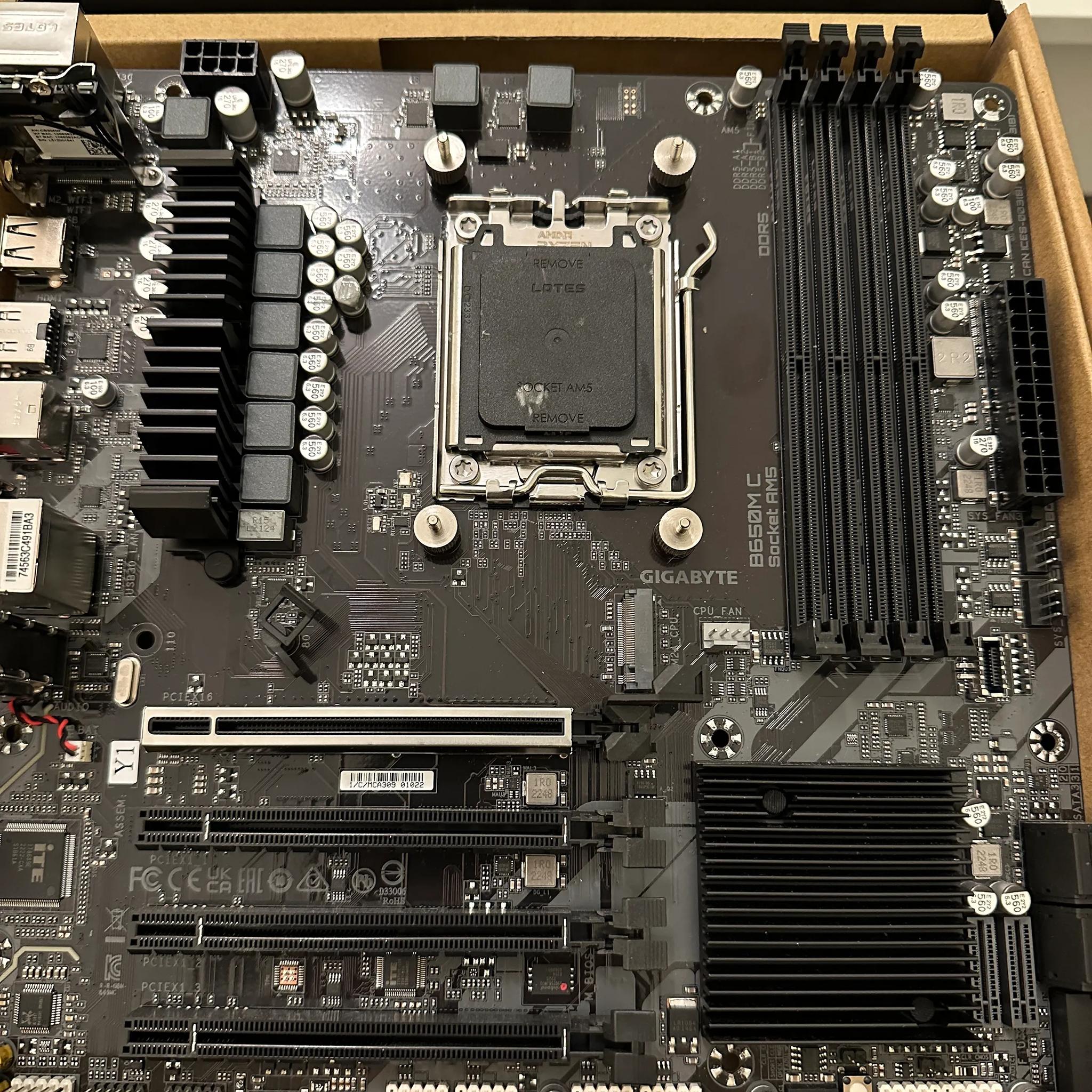 GIGABYTE B650M C Y-1 MOTHERBOARD