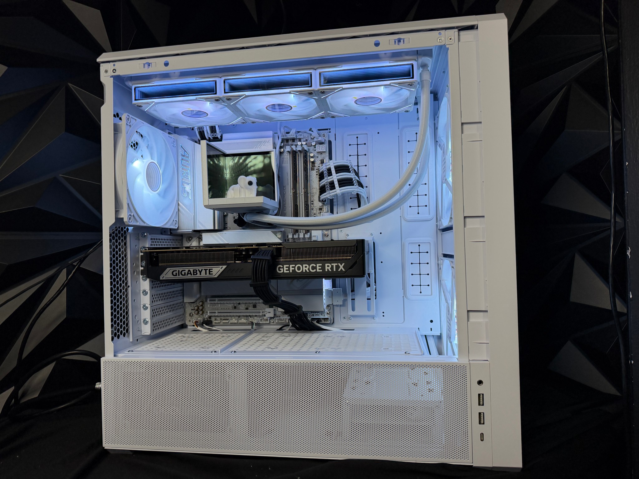 🐘❄️ IVORY TUSK ❄️🐘Ryzen 7 9850X3D| RTX 5080| 64 GB DDR5| 4.75TB NVMe| 1000W Platinum PSU