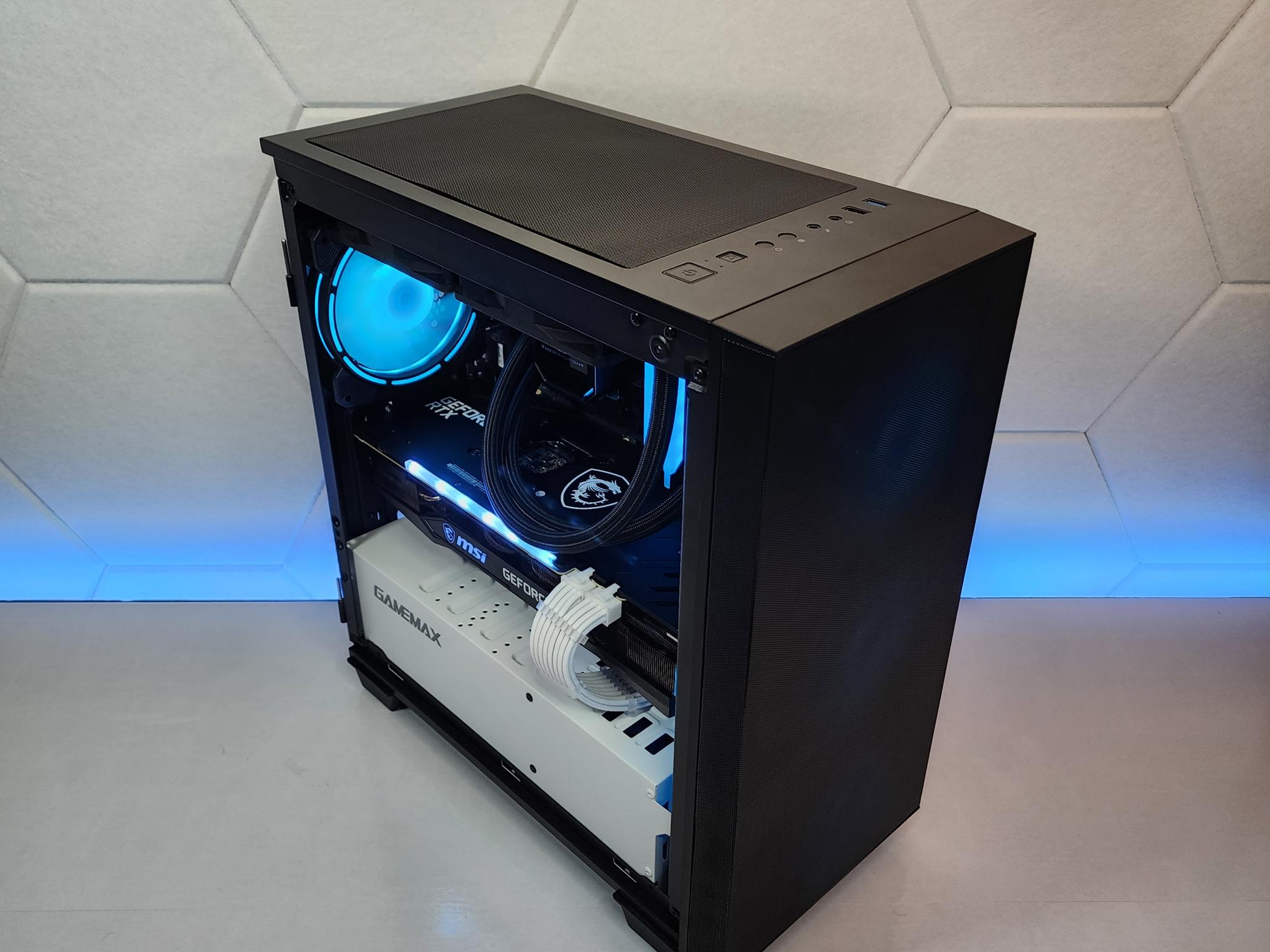 💙🤍 RTX 3070 // Core i5 12400 // 16GB 3600MHz // 1TB NVMe Gen 3