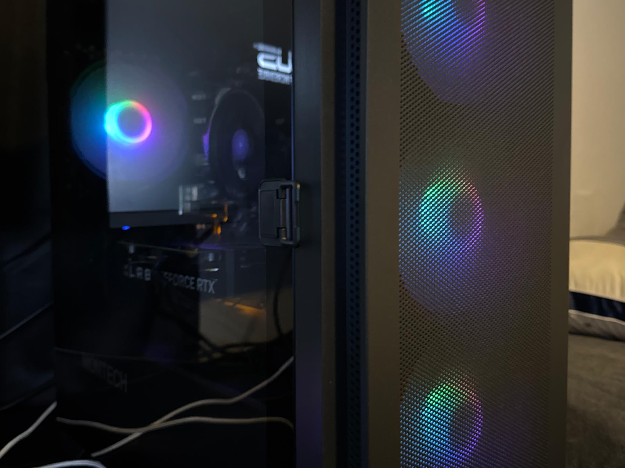 RTX 4060 - R5 3600 - 1tb M.2 SSD - 16gb DDR4 3000mhz - RGB gaming pc
