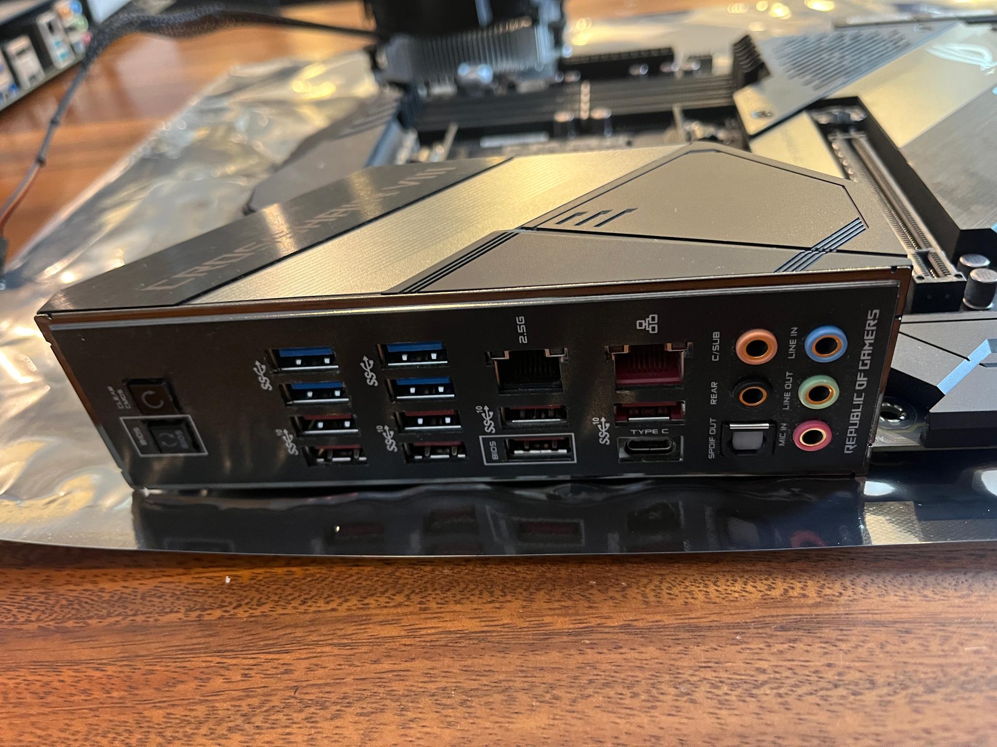 ASUS ROG Crosshair VIII Hero - Image 4