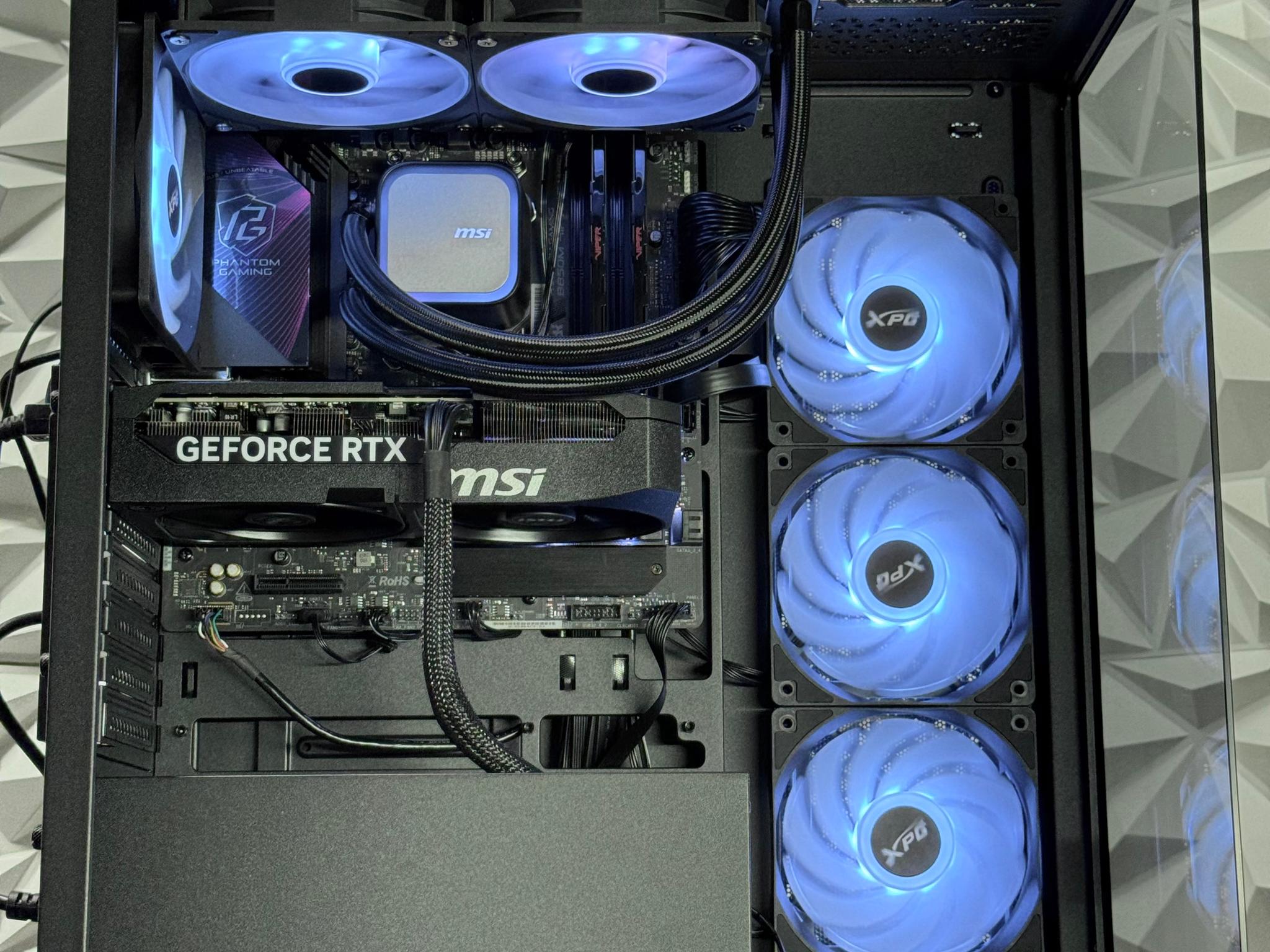 RTX 5070 / Ryzen 5 9600X / 32GB DDR5 Ram / 1TB Nvme ssd 4.0x4 / 750w 80 plus gold psu