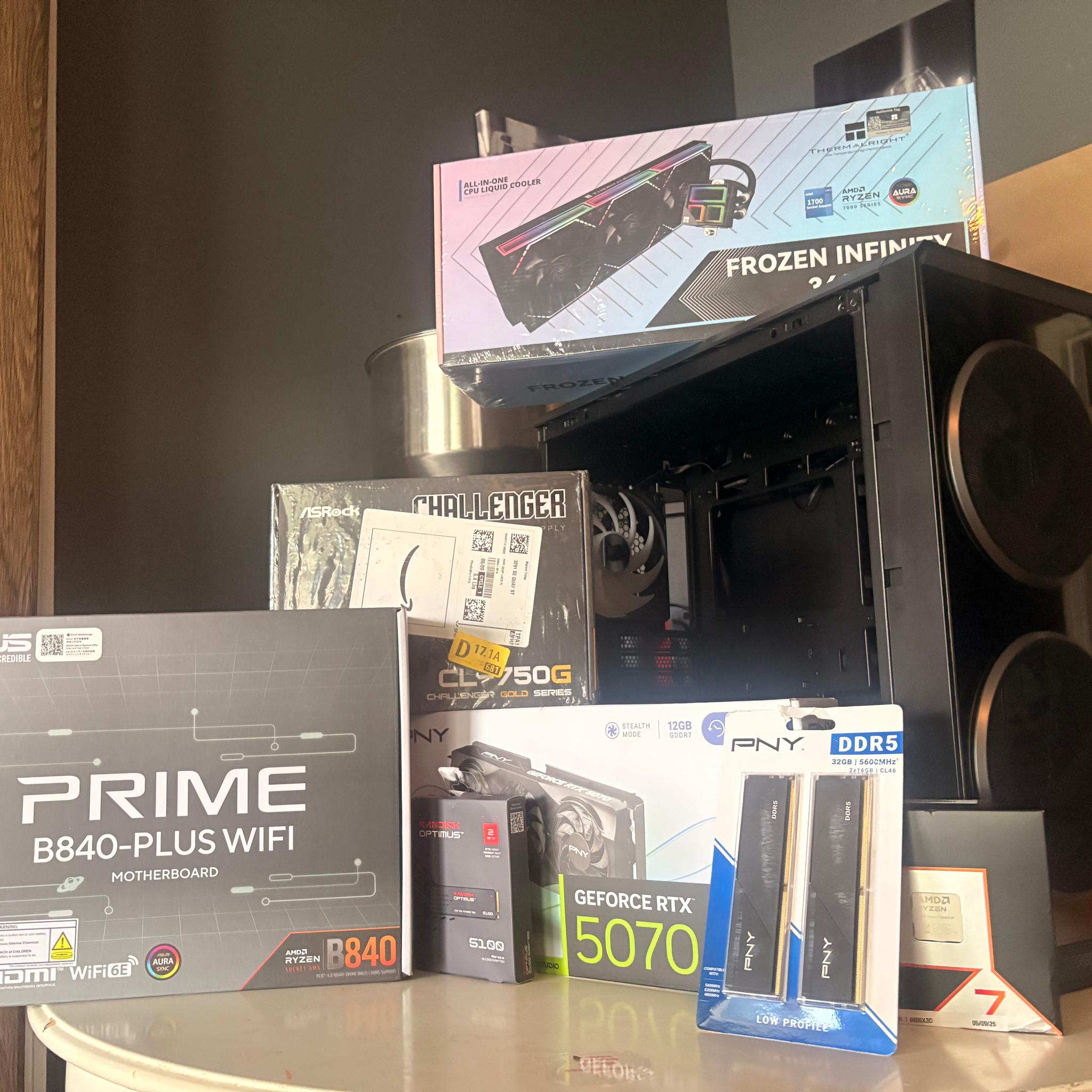 5070 Ti/Ryzen 7 9800x3D/32GB/2TB NVMe/lian li Gaming Pc