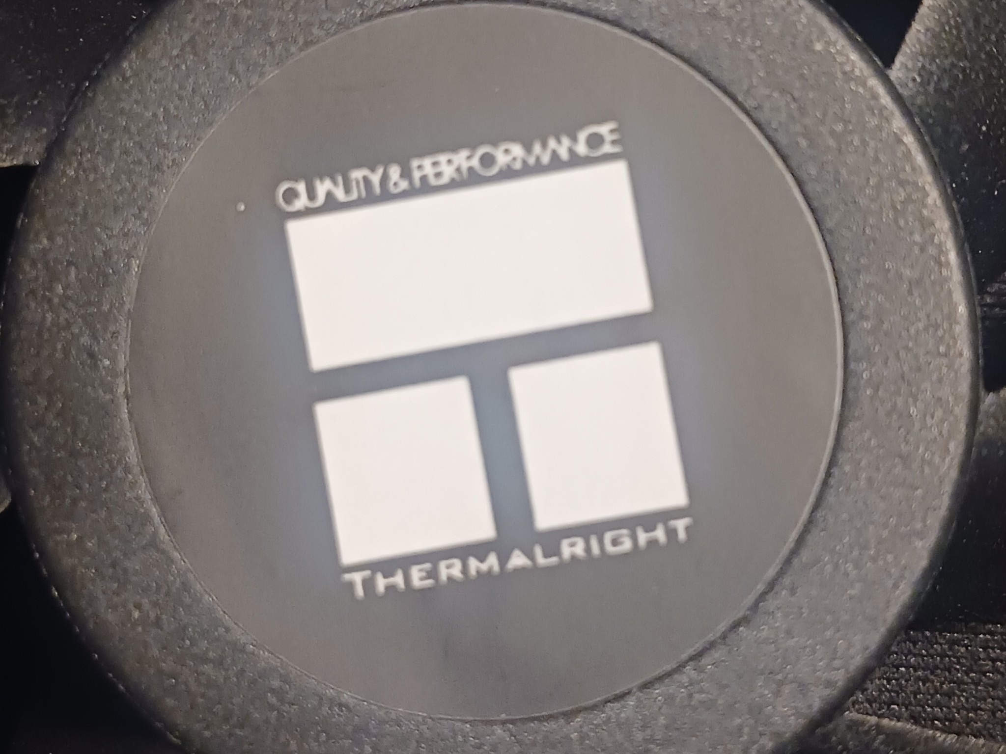 Two Thermalright TL-C12B V2 120mm PWM Fans 1500RPM + 4-Pin Splitter