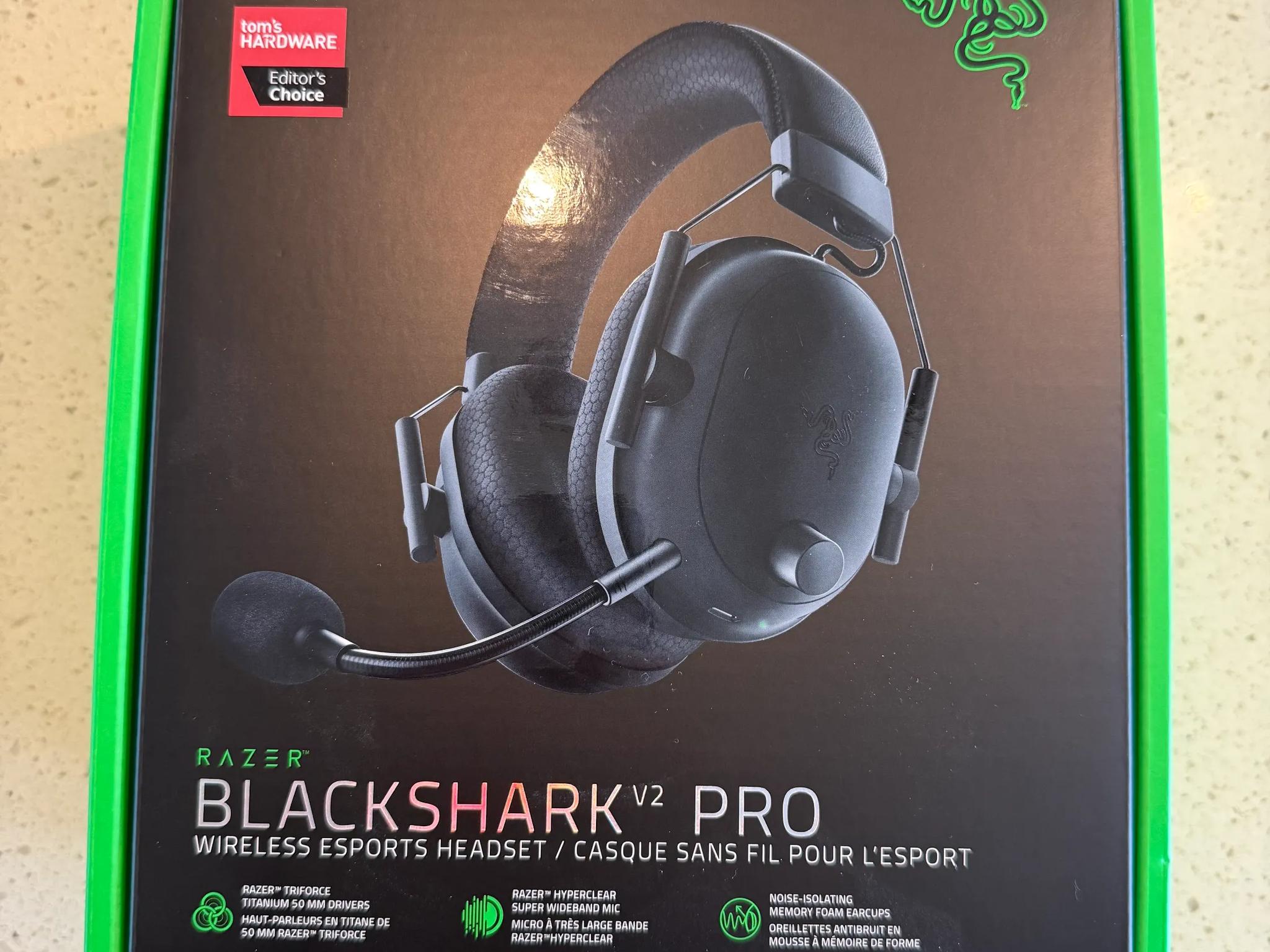 Razer BlackShark V2 Pro 2023 with Wicked Cushions Cooling Gel Cushions