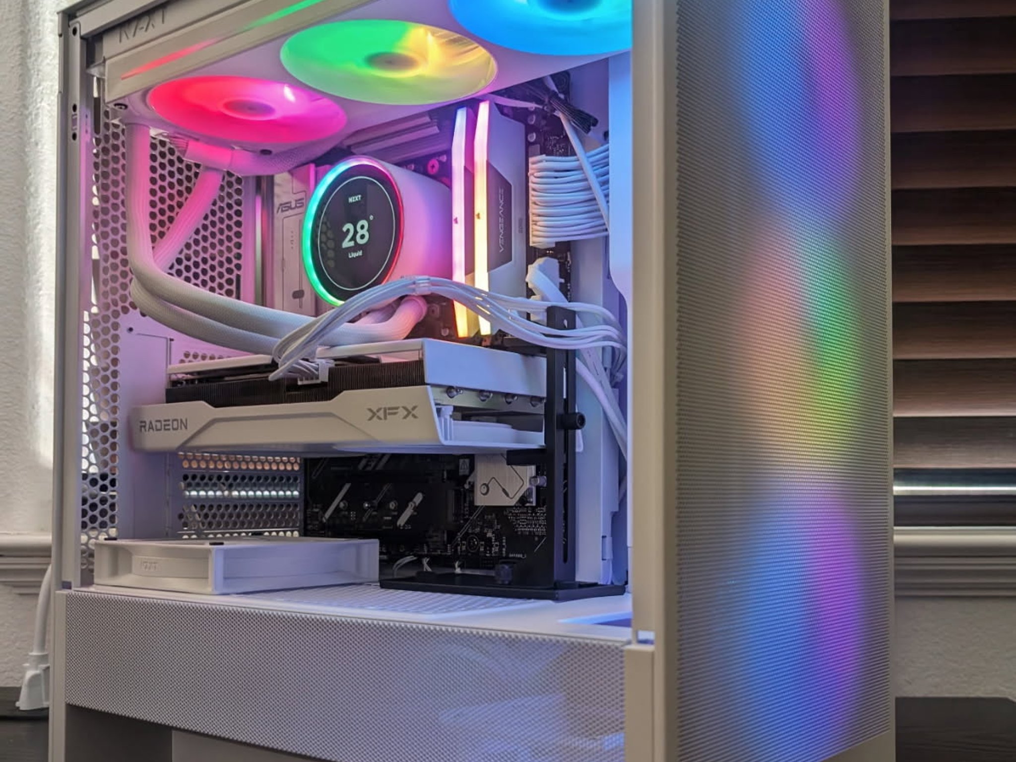 AMD Ryzen 5 9600X | Radeon RX 9060 XT | 32GB RAM | 1TB NVMe SSD | Windows 11 Home | Custom Gaming PC